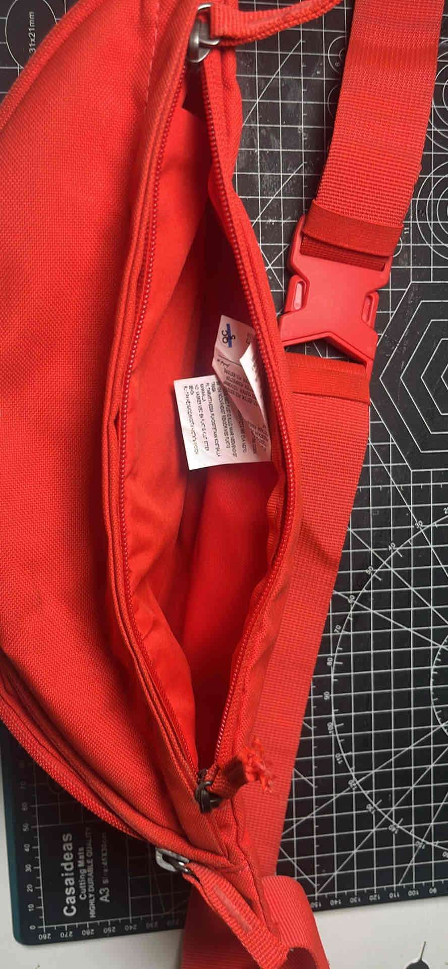 Banano rojo Nike - miniatura 2