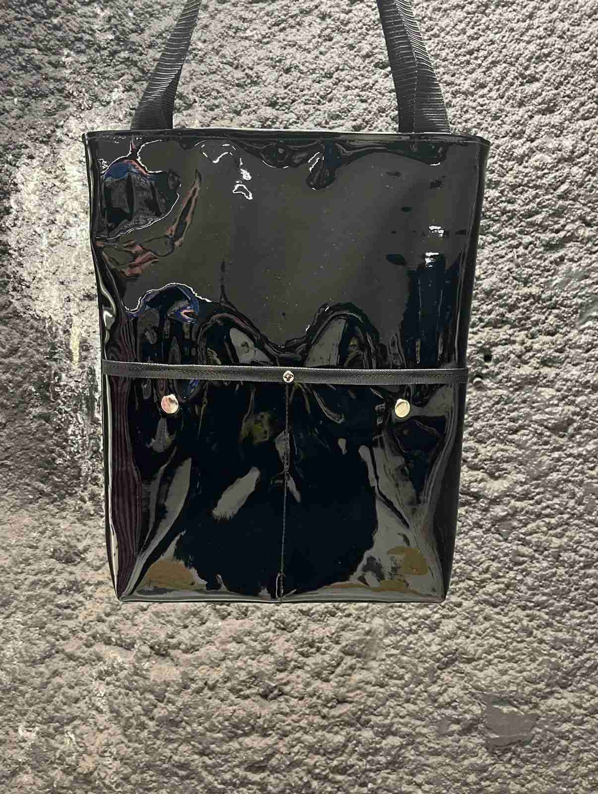 Totebag charol negro - miniatura 2