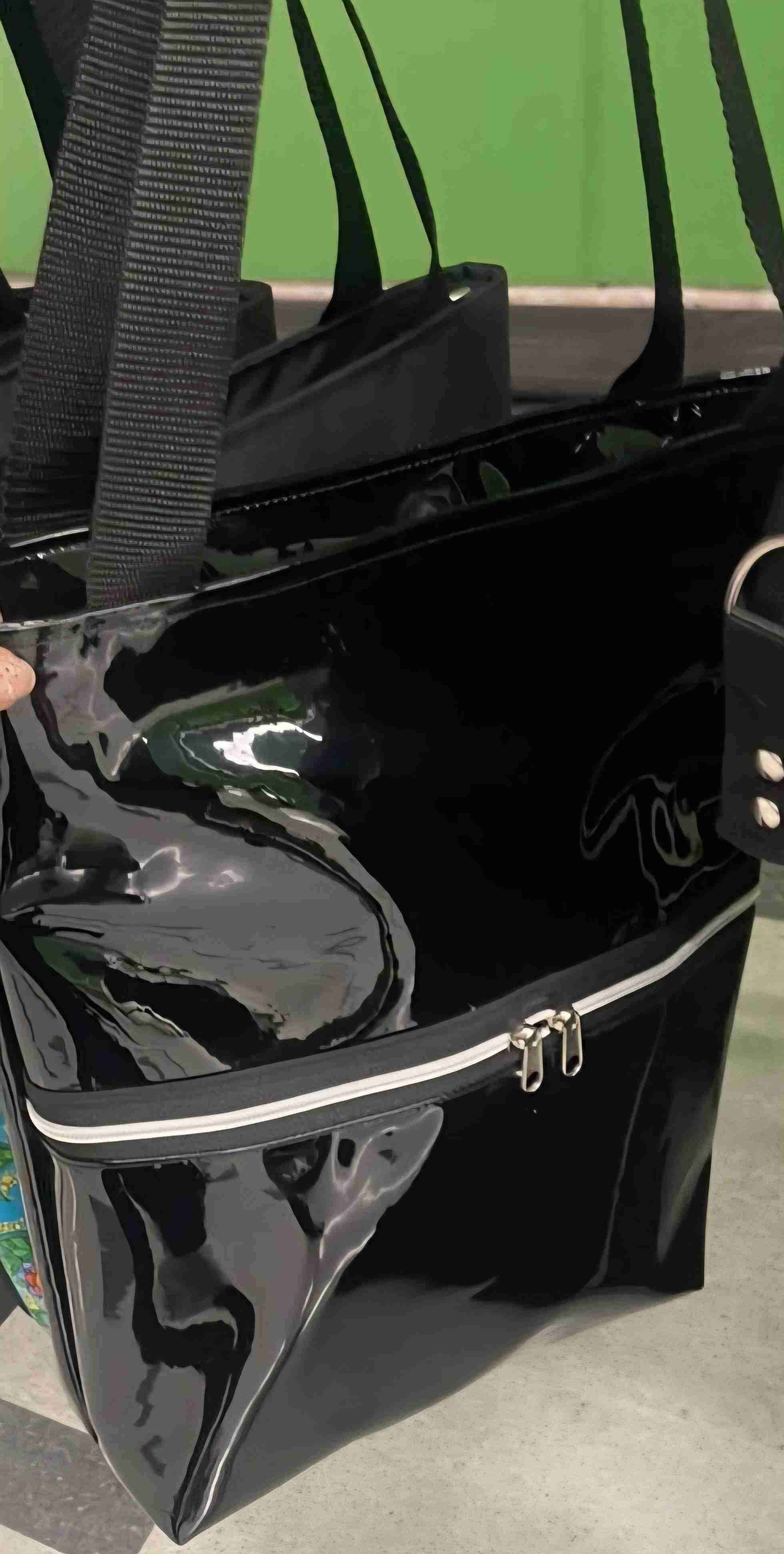 Totebag charol negro - miniatura 3