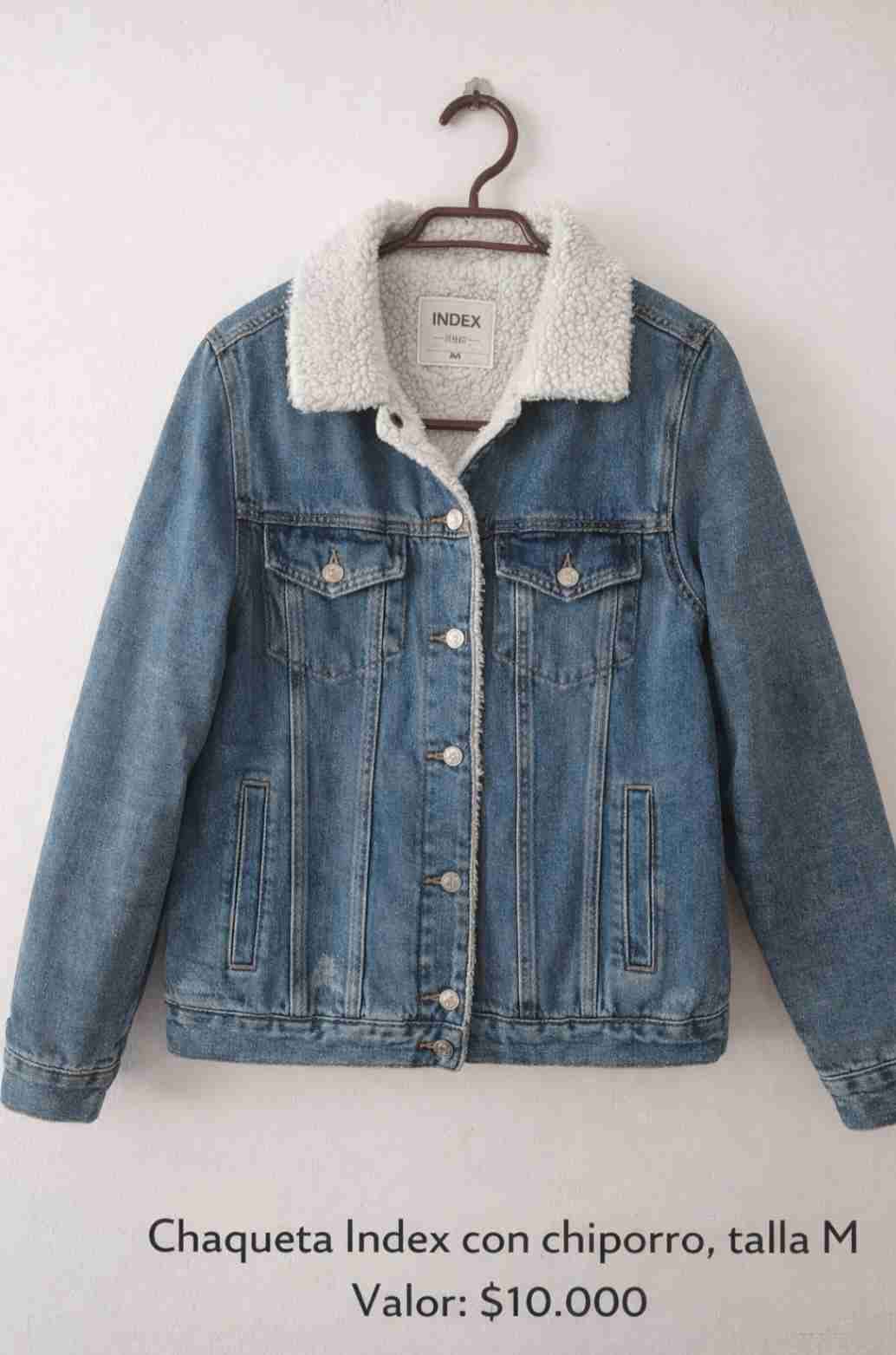 Chaqueta de mezclilla con chiporro