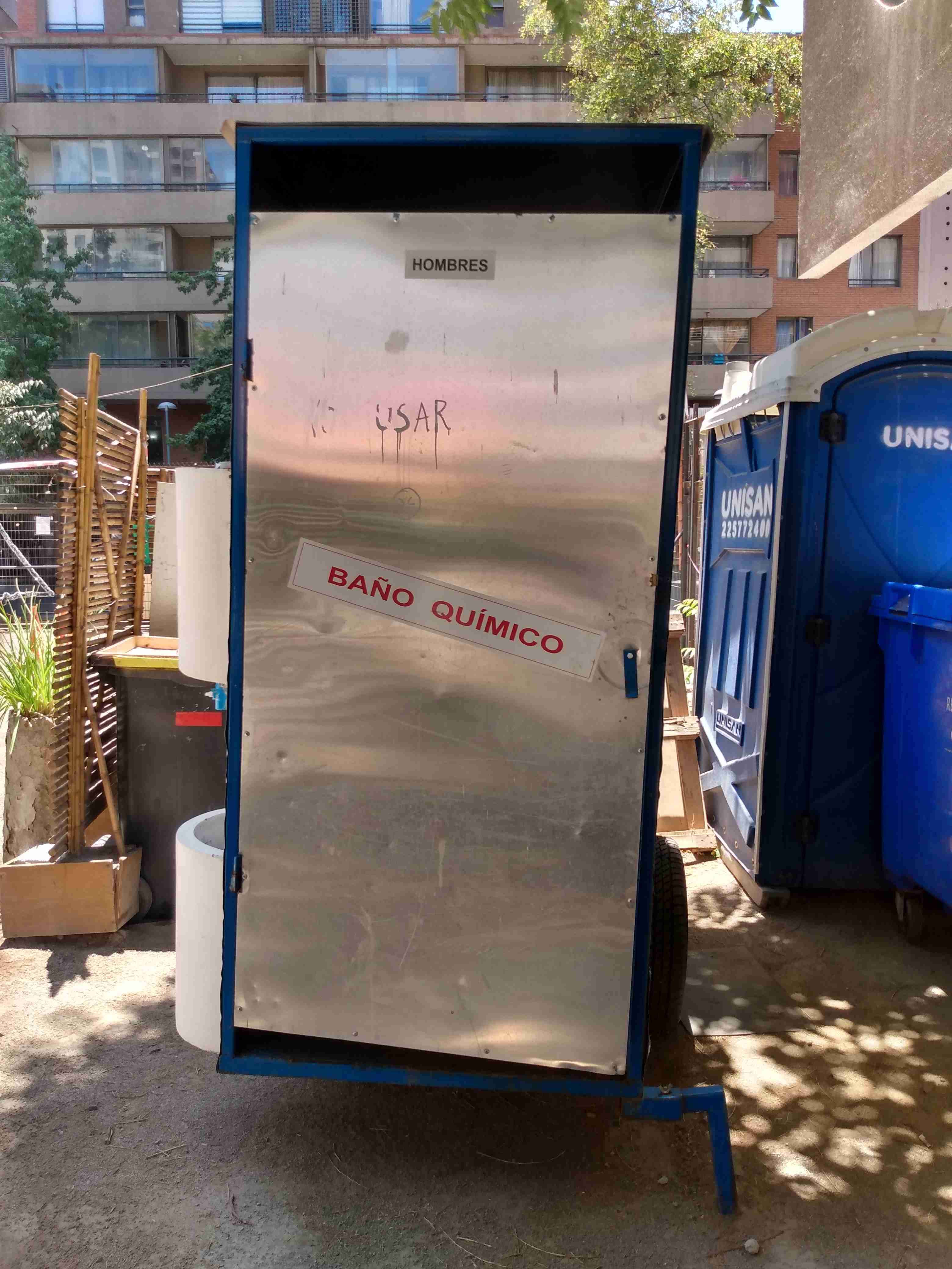 Baño químico portátil - miniatura 3