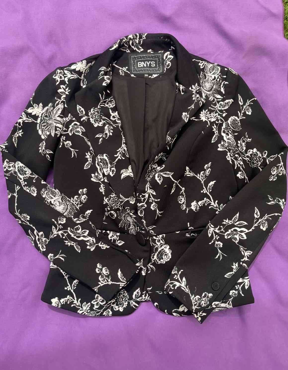 Blazer negro floral BNY'S