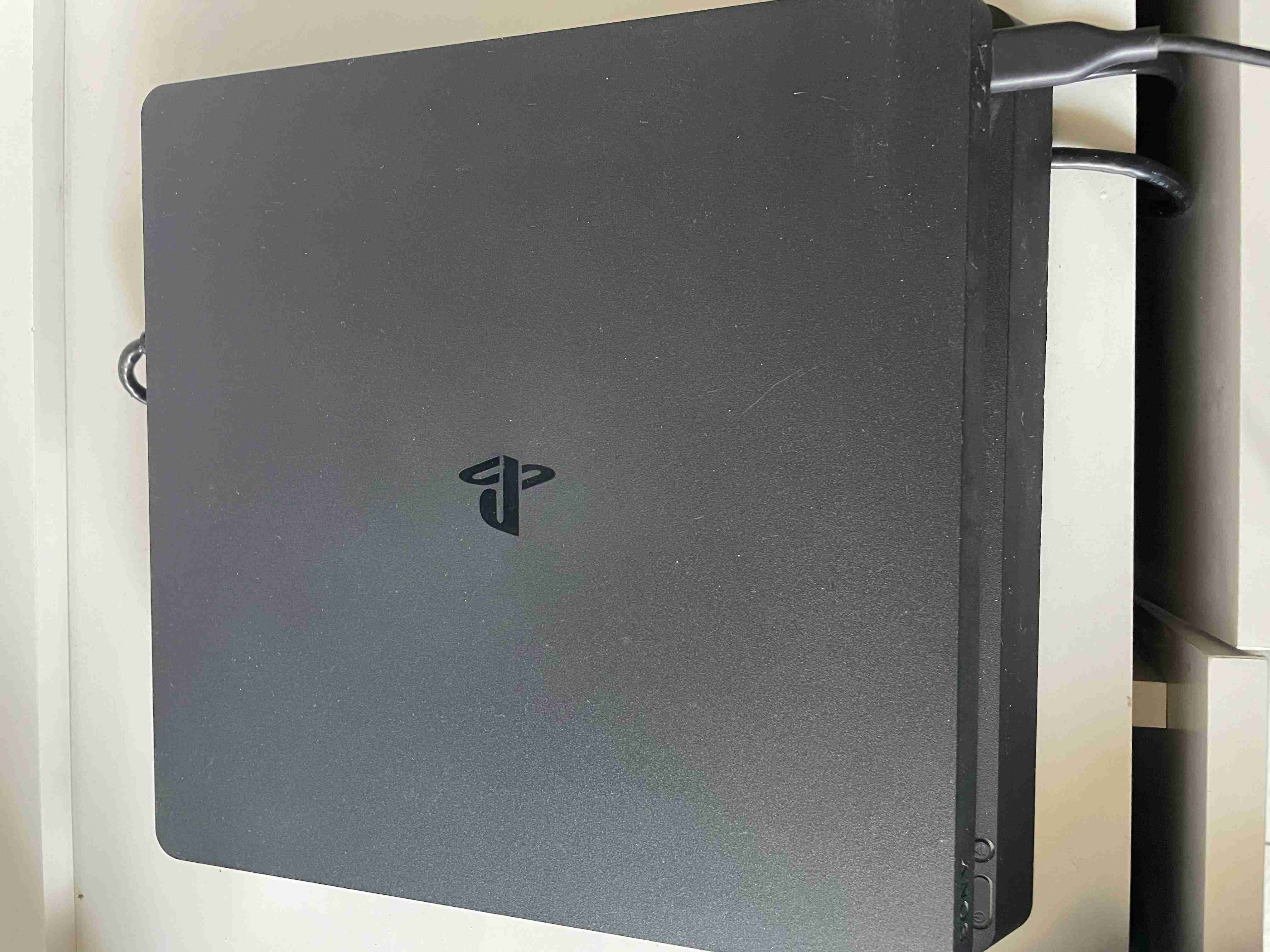 Consola PS4 con control azul - miniatura 2