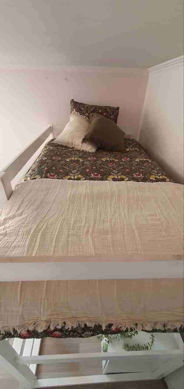 Cama alta con escritorio blanco (con colchon) - miniatura 3