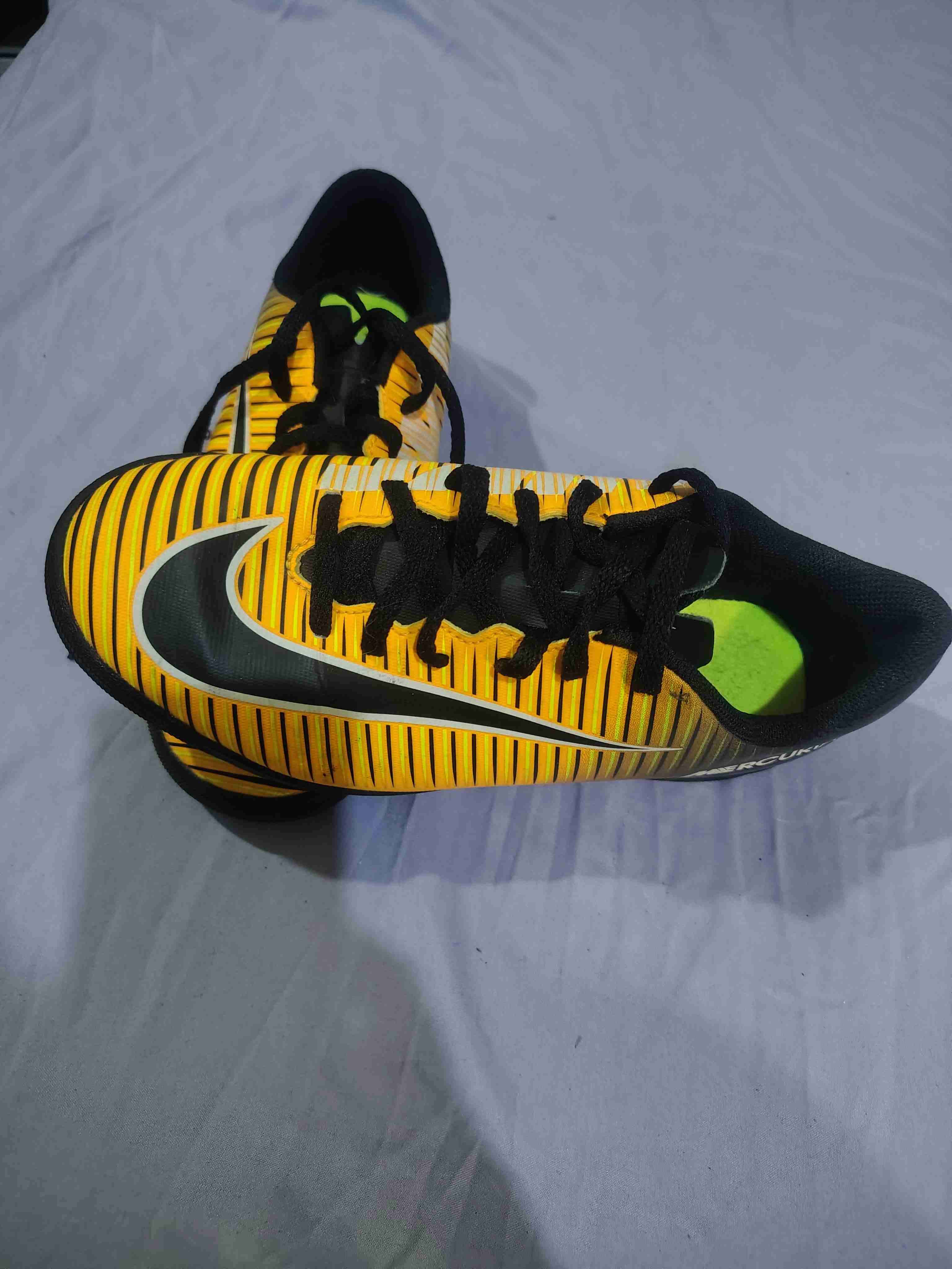 Zapatillas deportivas Nike MercurialX amarillas