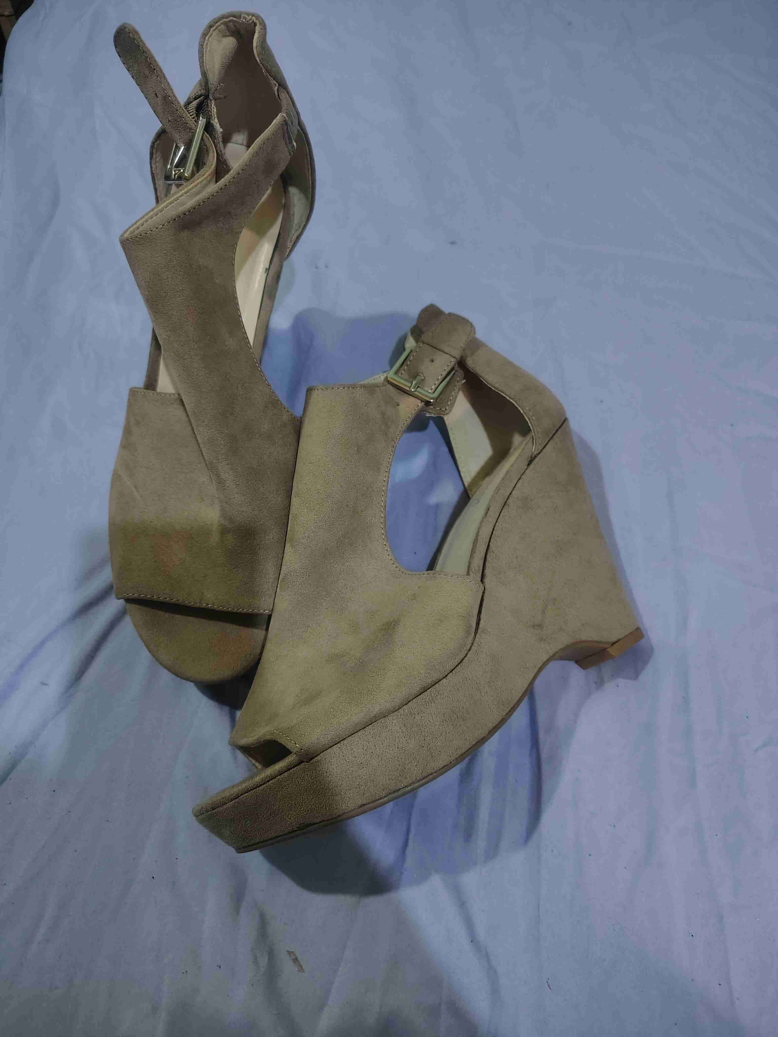 Sandalias Nine West de gamuza beige/marrón claro - miniatura 2