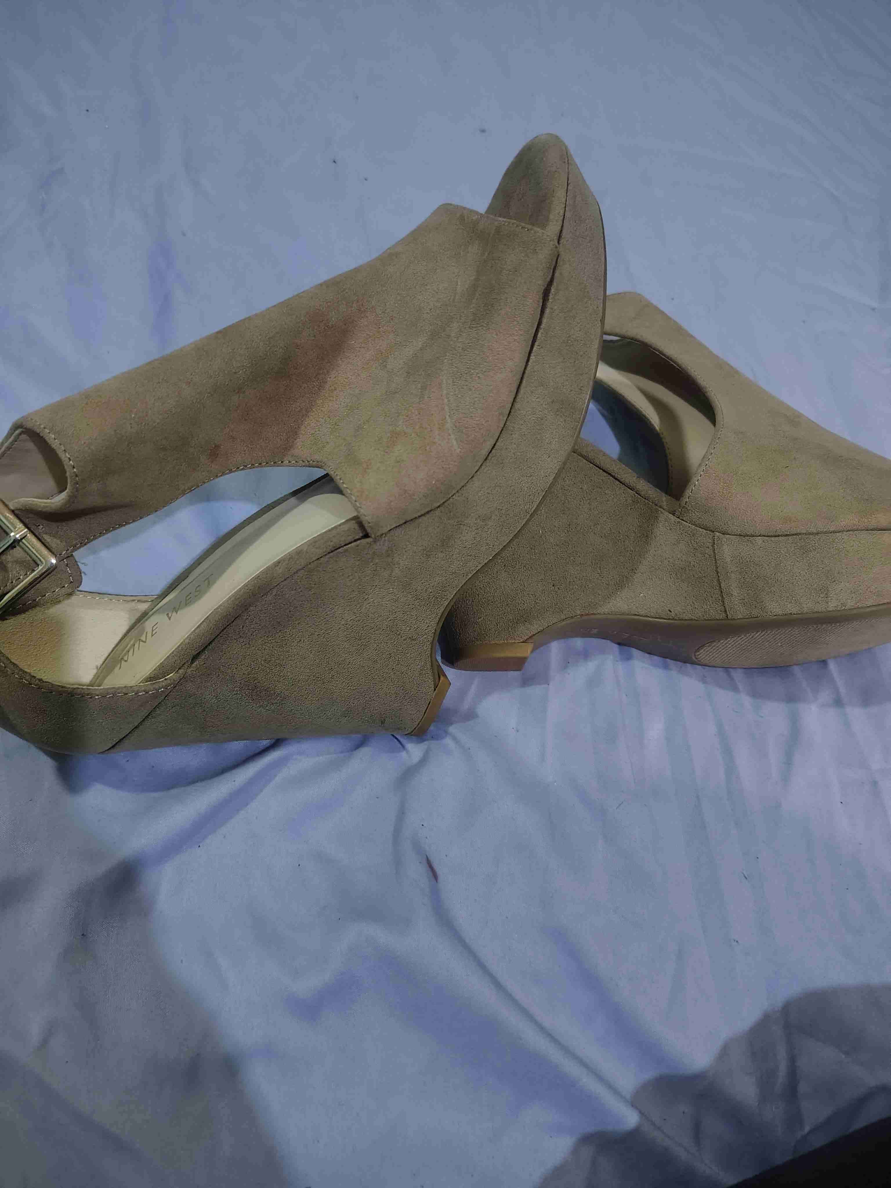 Sandalias Nine West de gamuza beige/marrón claro - miniatura 3