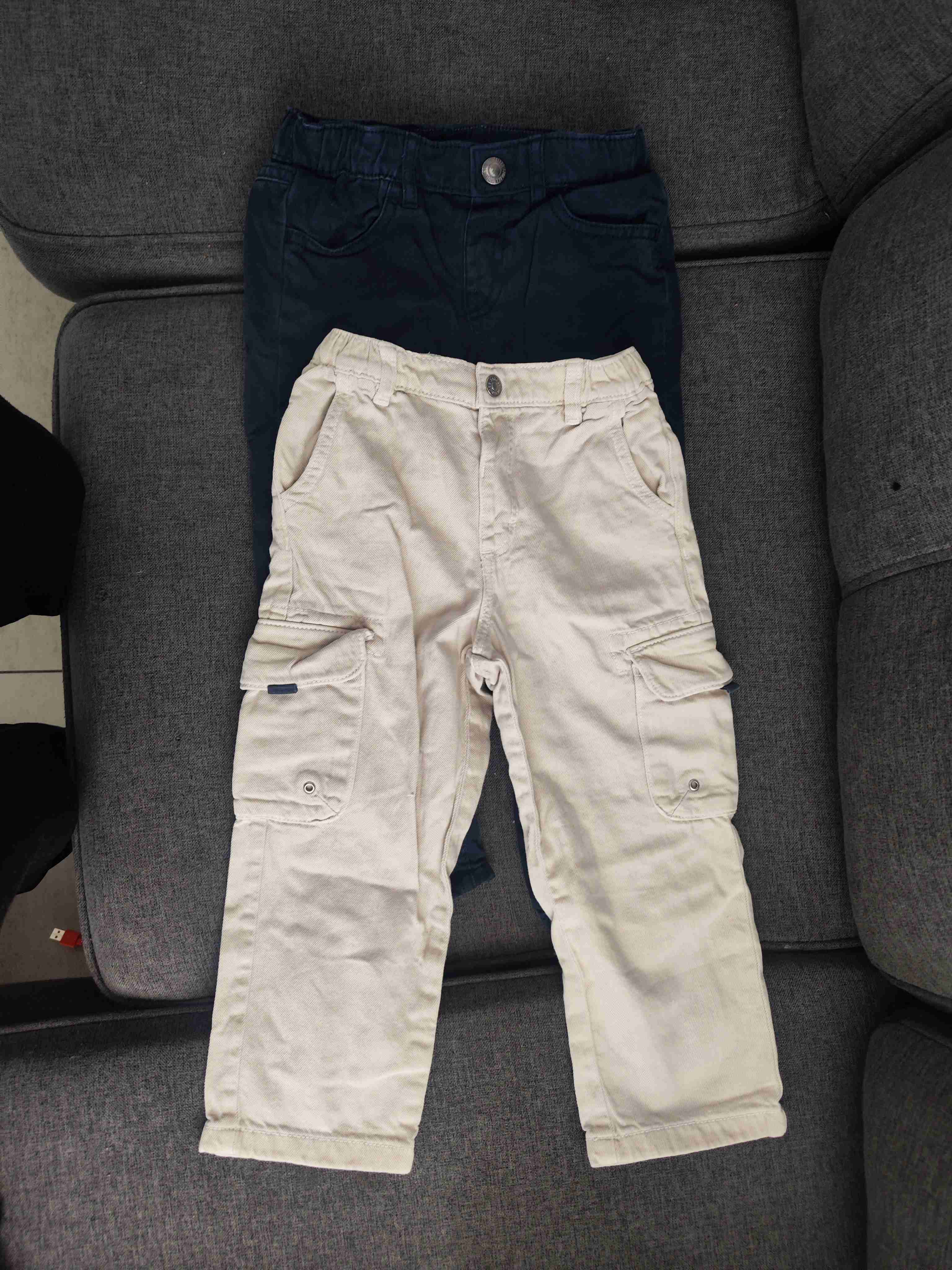 Pantalones cargo beige y Azul  para niño