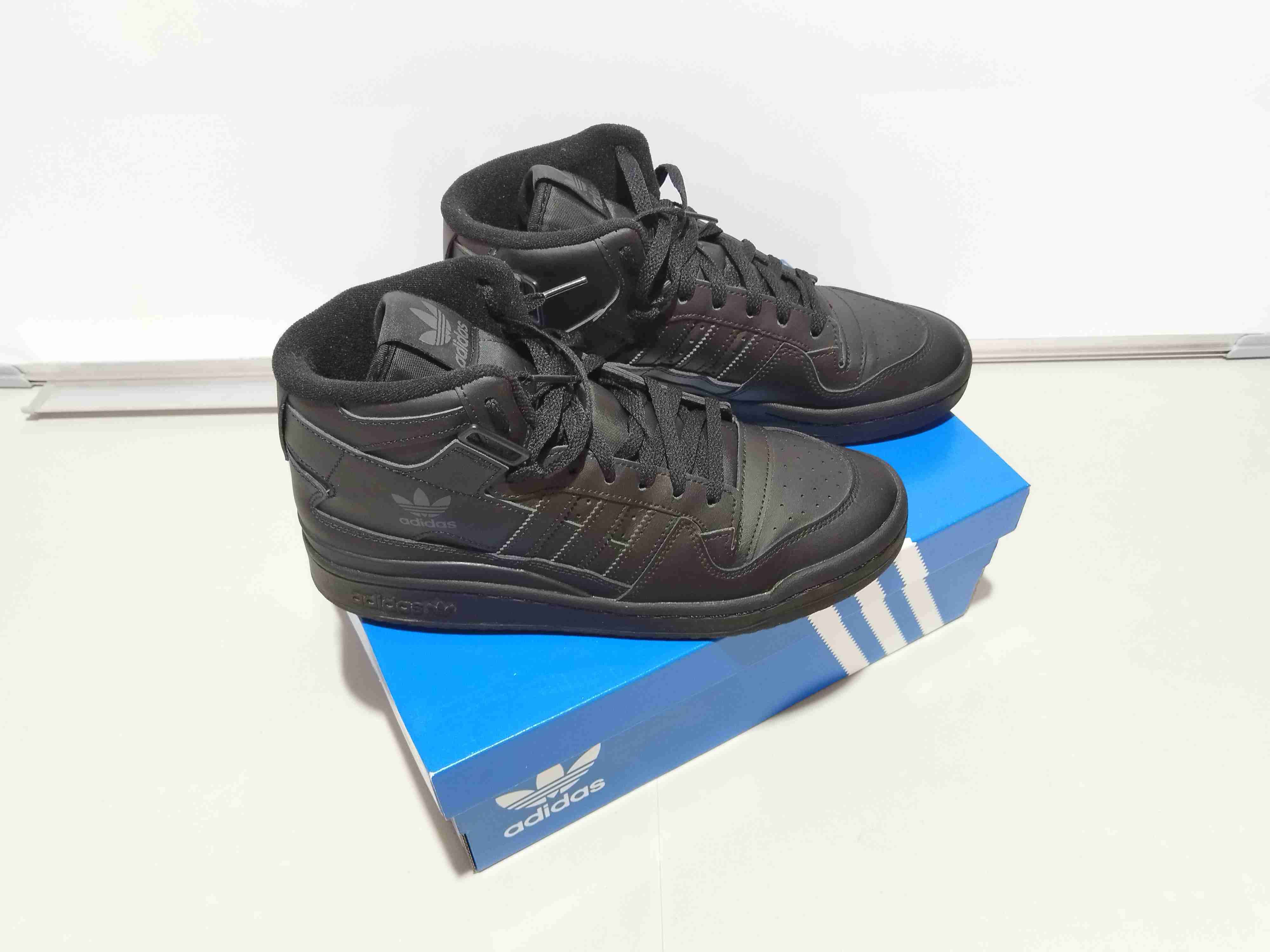 Zapatillas Adidas negras altas