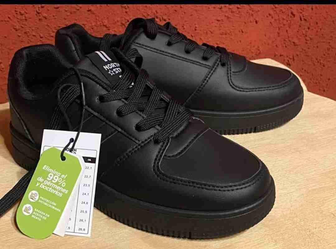 Zapatillas negras nuevas n 36 originales