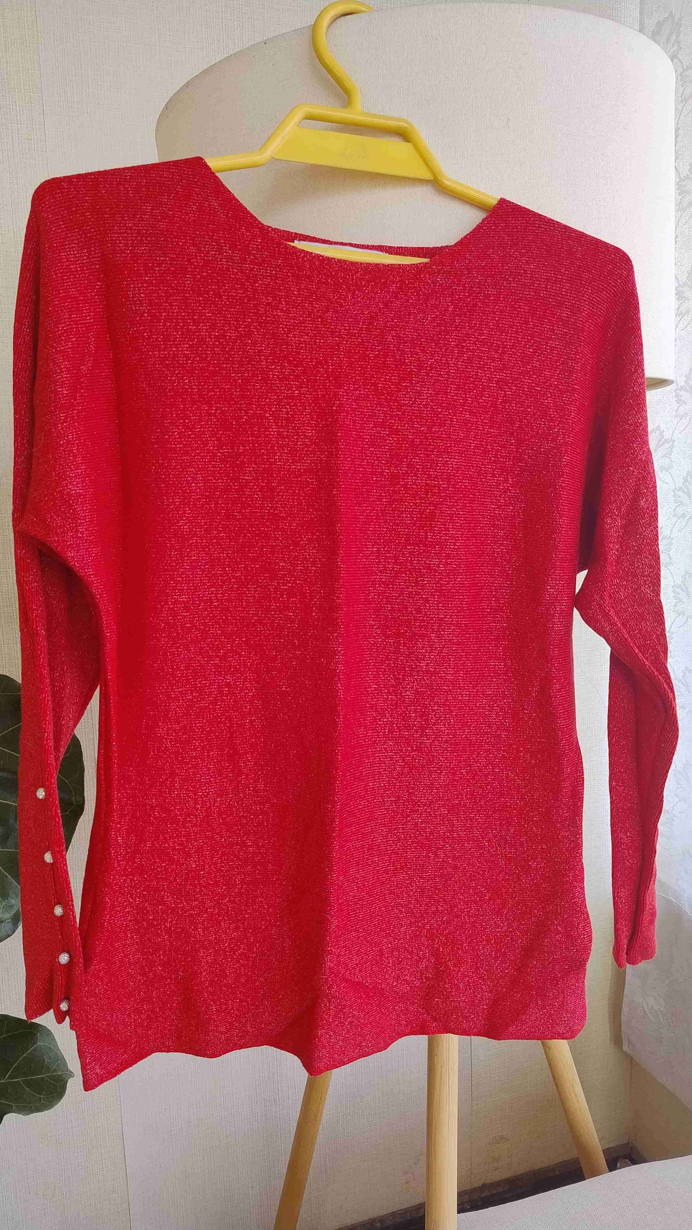 Sweatee rojo con bello detalle en mangas - miniatura 3