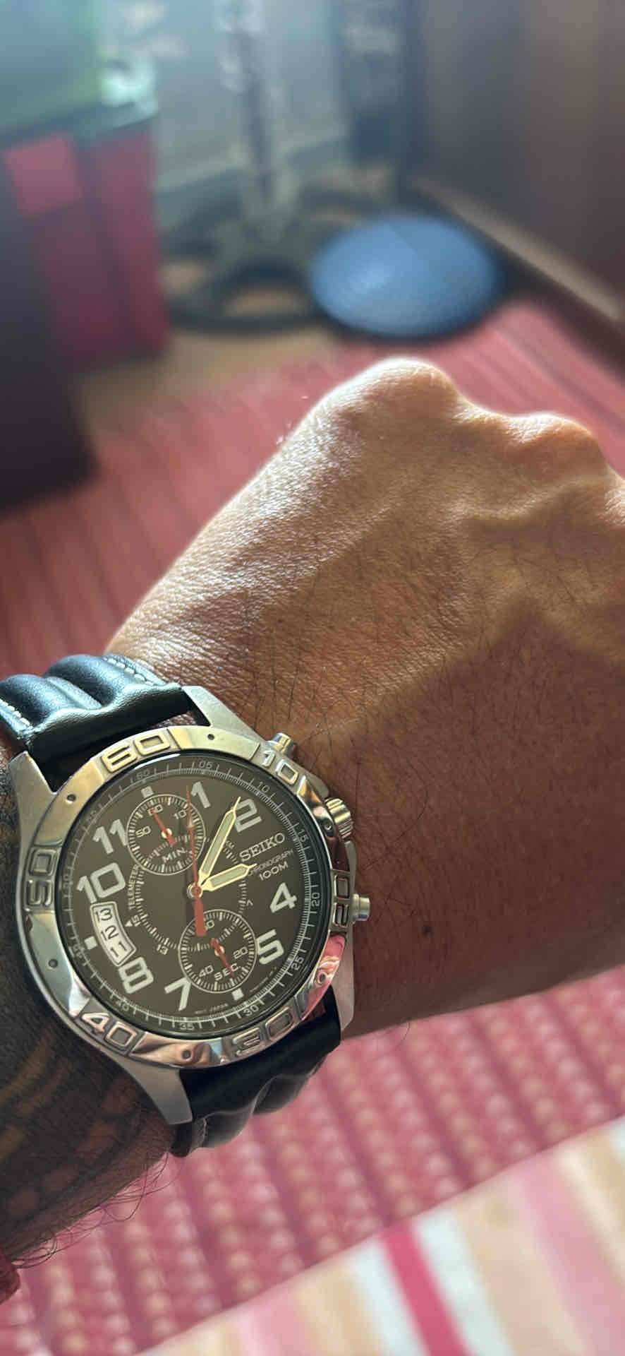 Reloj Seiko cronógrafo negro - miniatura 5