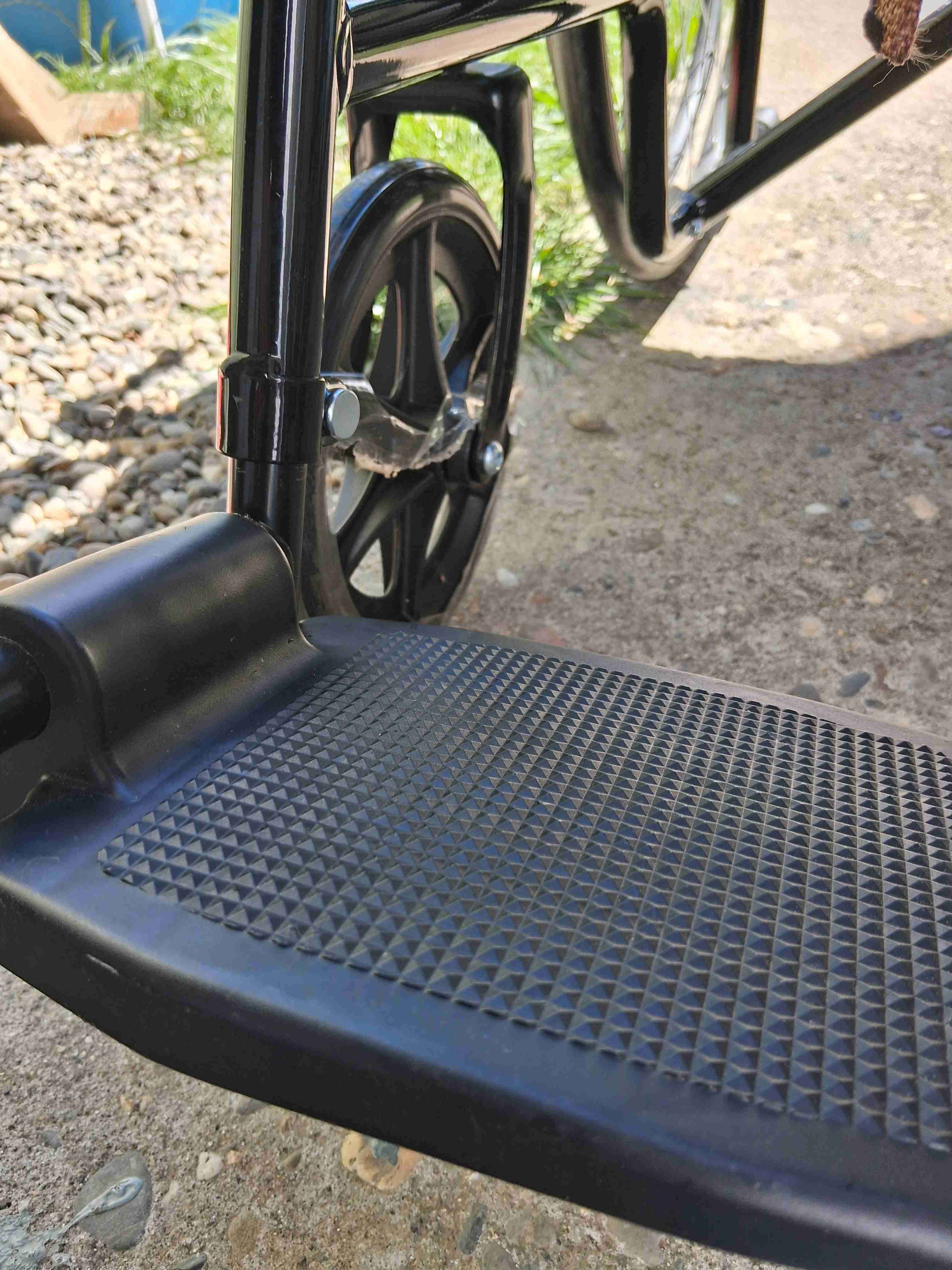 Silla de ruedas plegable negra - miniatura 6