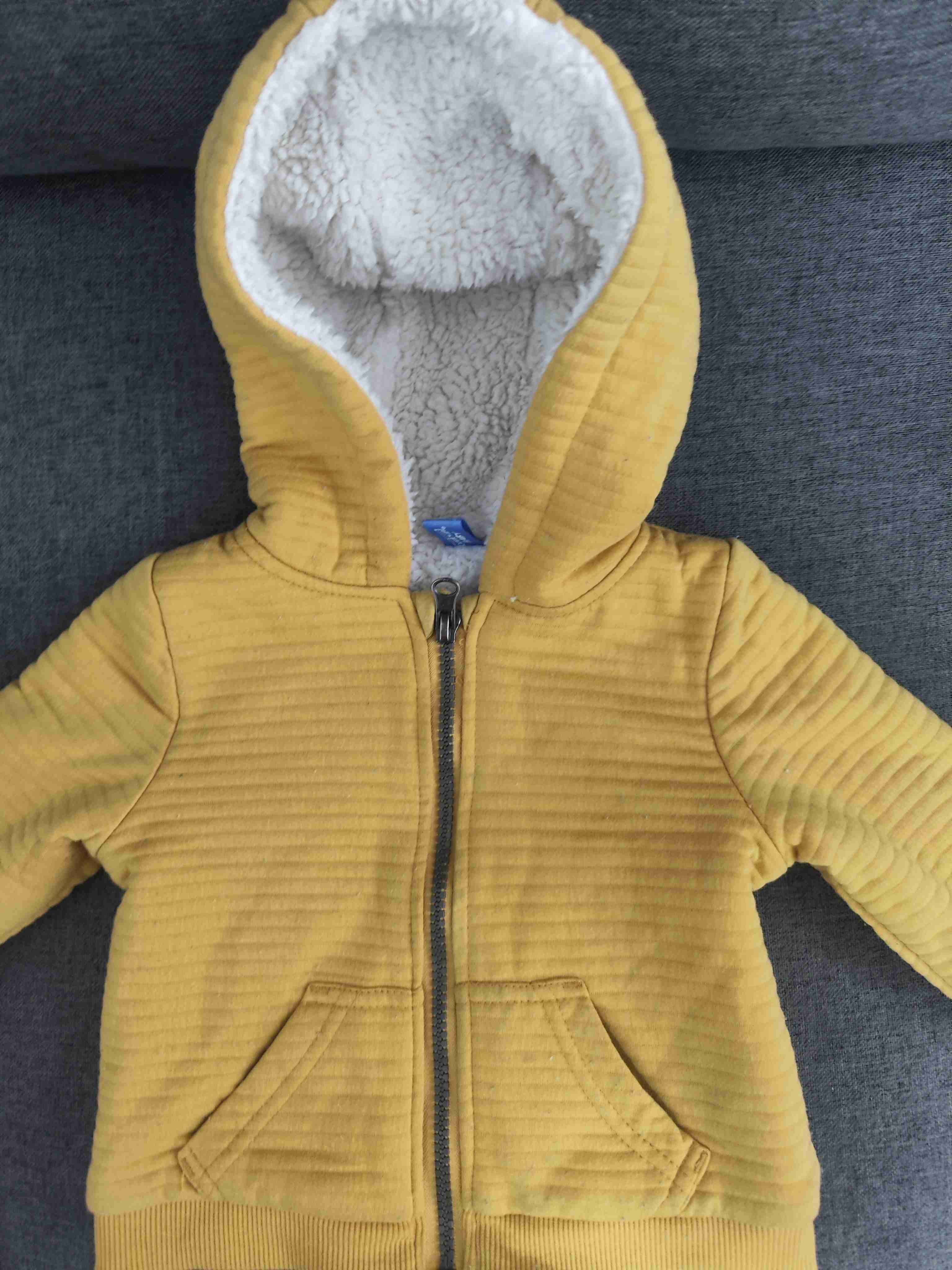 Polerón niño amarillo con gorro - miniatura 2