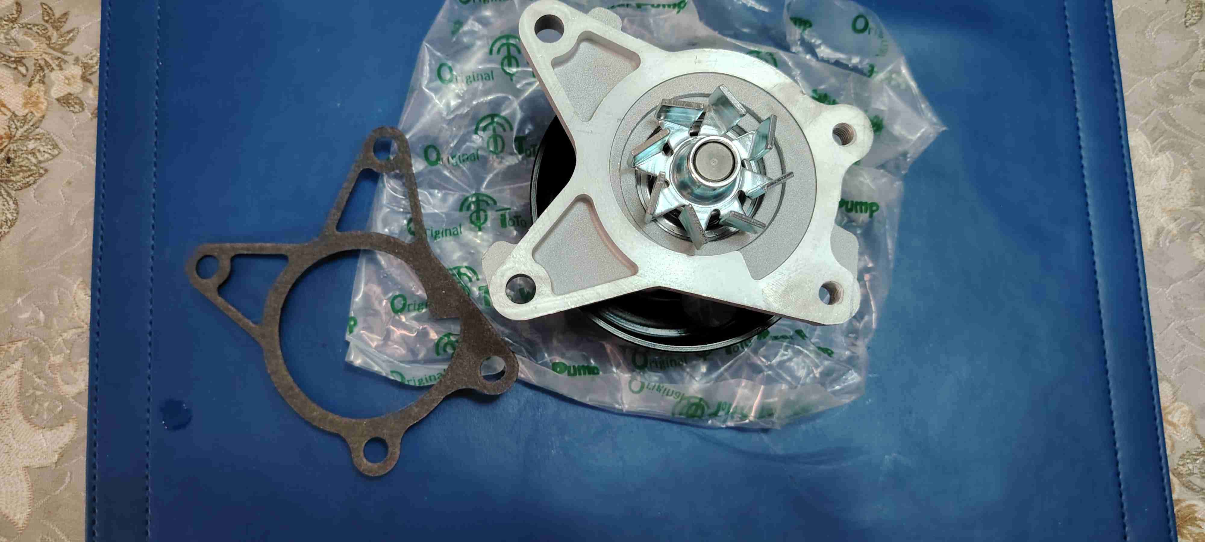 Bomba de agua Nissan qashqai j10  2.0 - miniatura 2