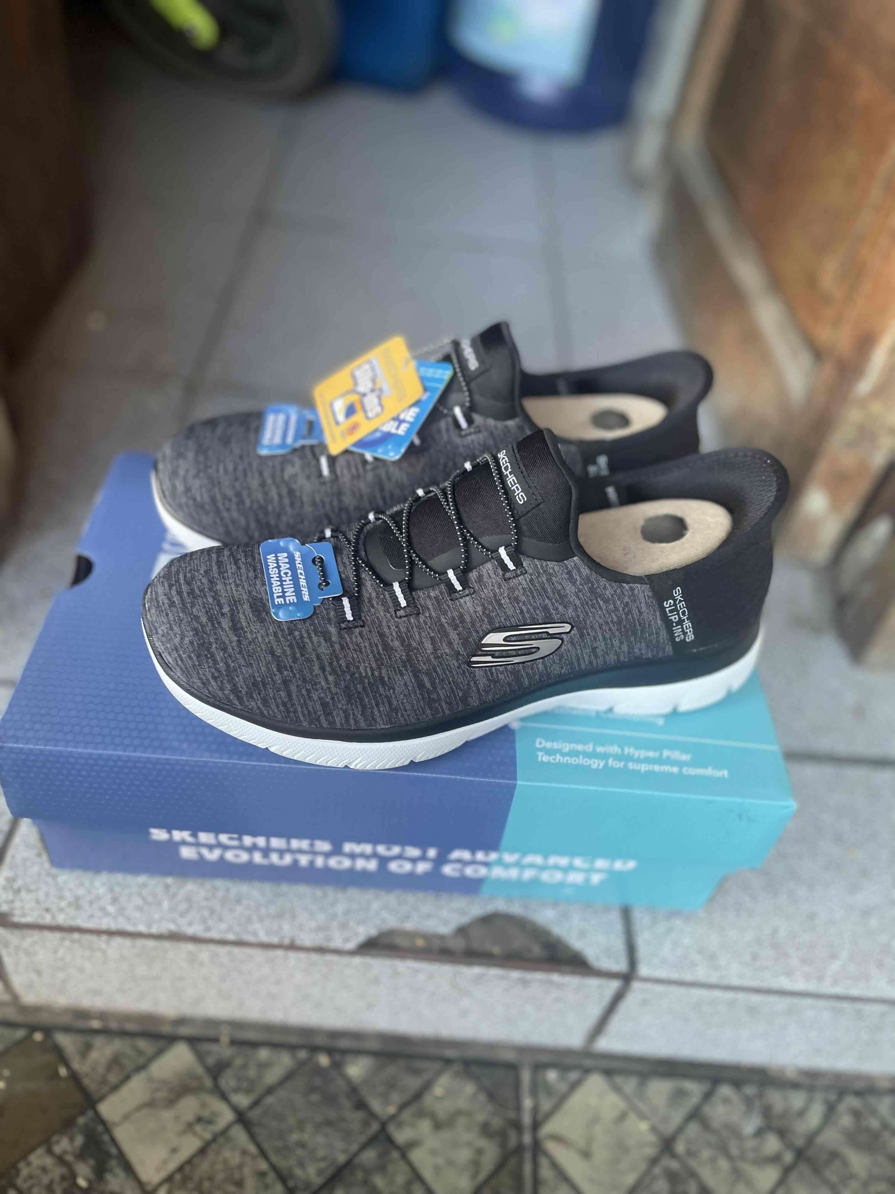 Zapatillas Skechers negras nuevas - miniatura 2