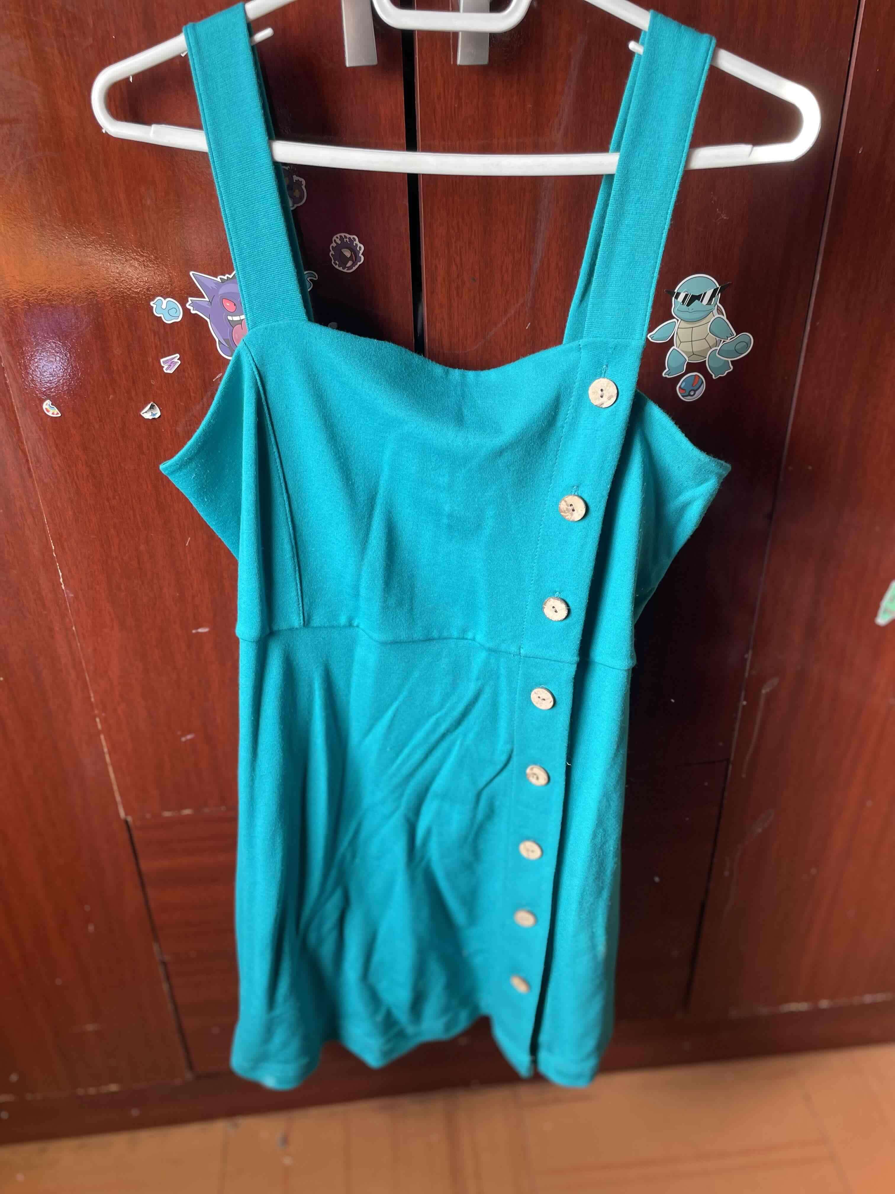 Vestido verde menta con botones