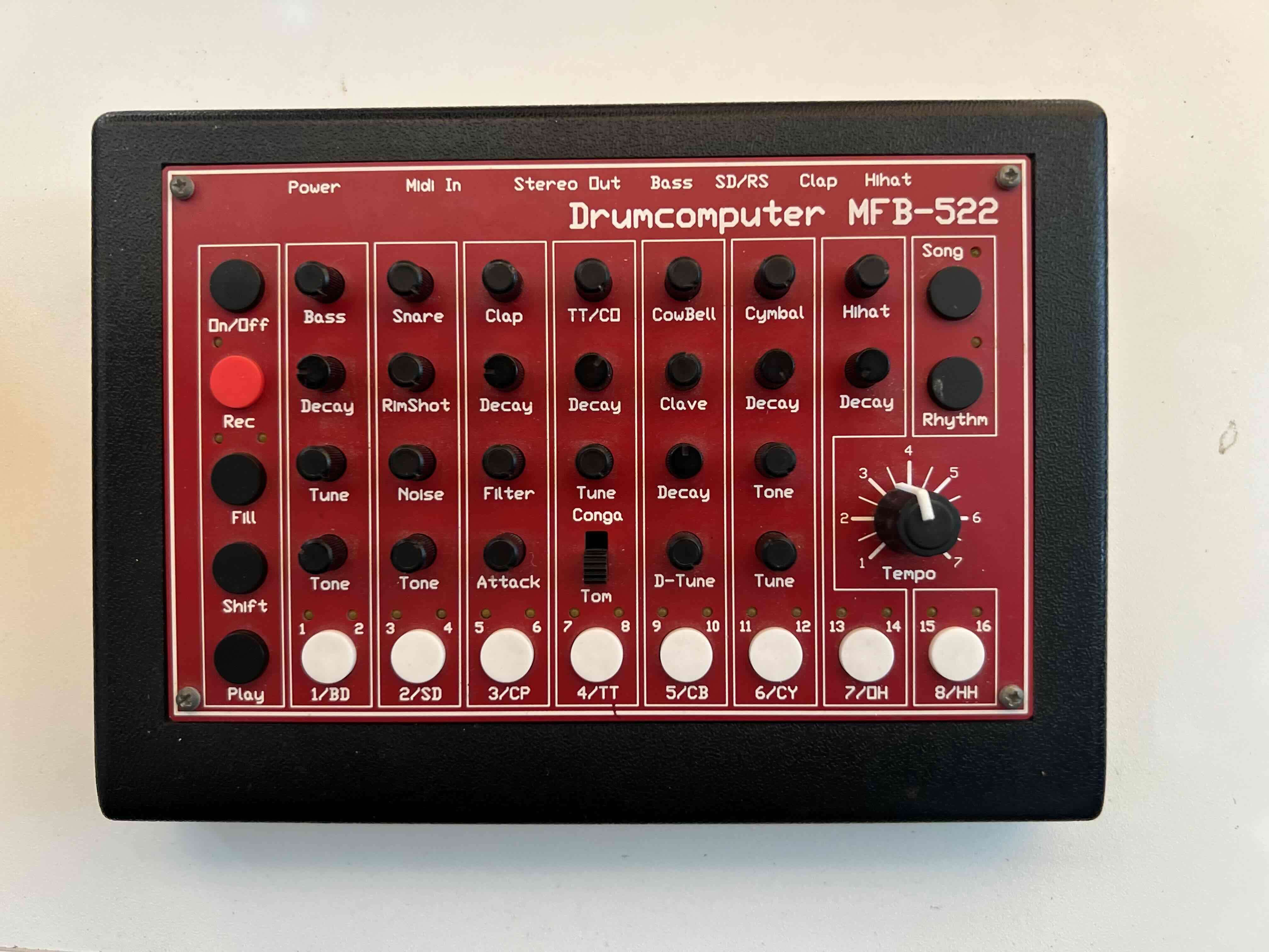 Drum machine MFB-522 (clon 808) analogo