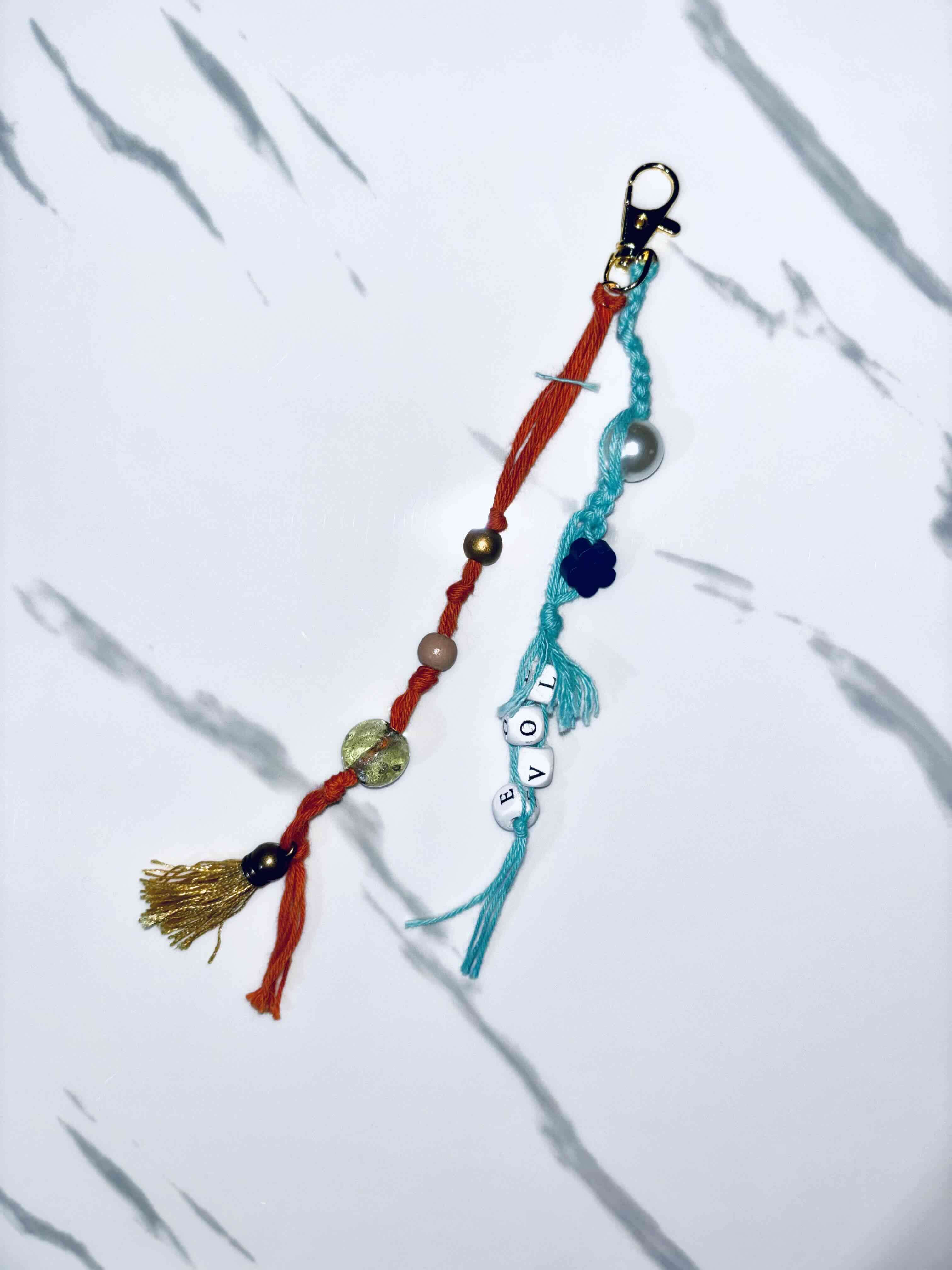 Llavero de cinta y cuentas - miniatura 2