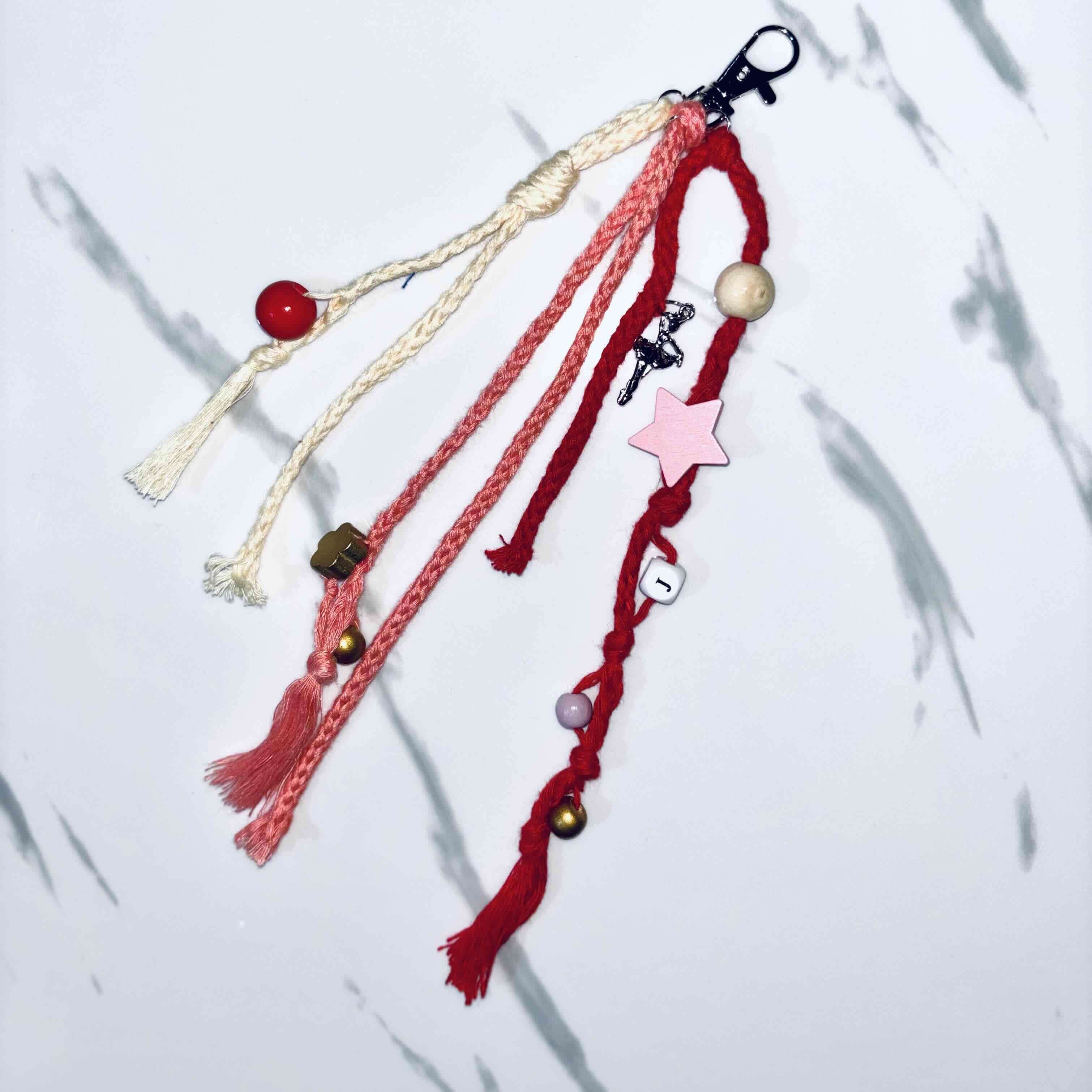Llavero de cinta y cuentas - miniatura 3