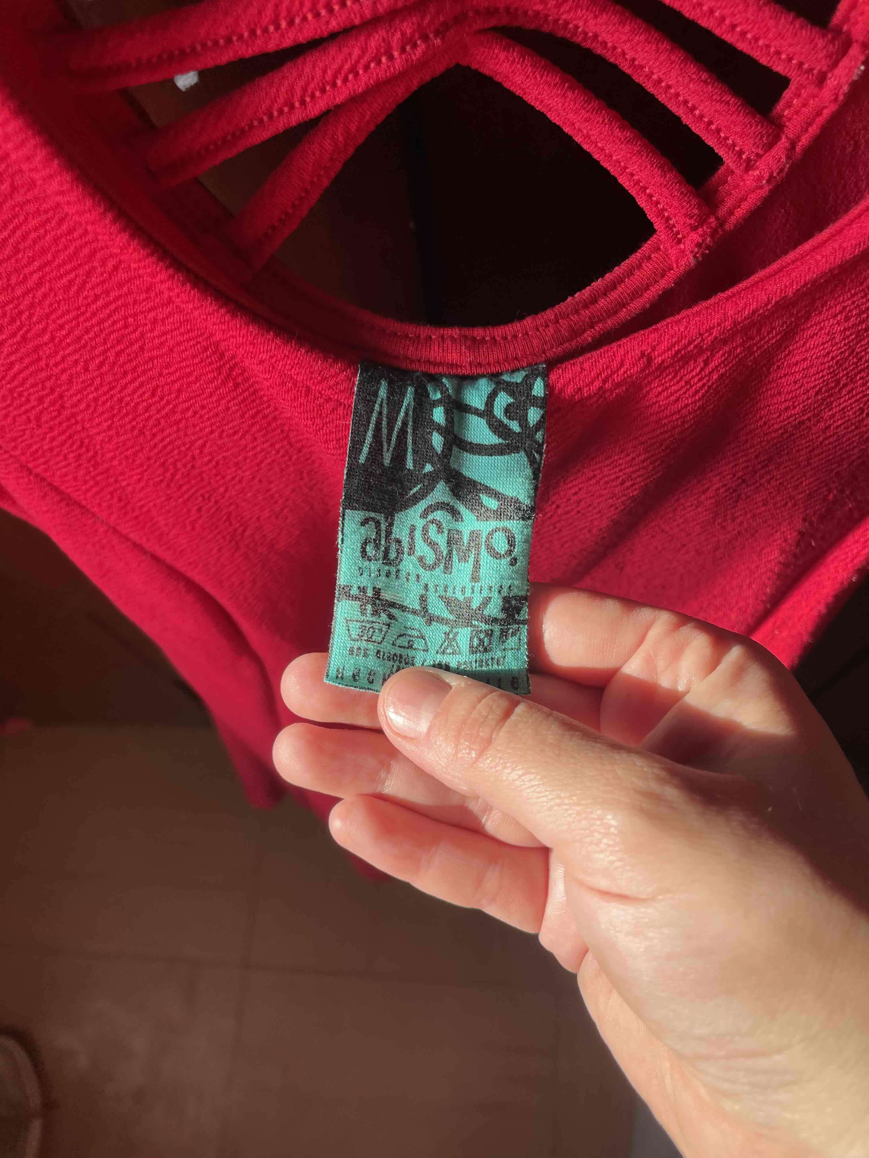 Vestido rojo elegante y de color - miniatura 3