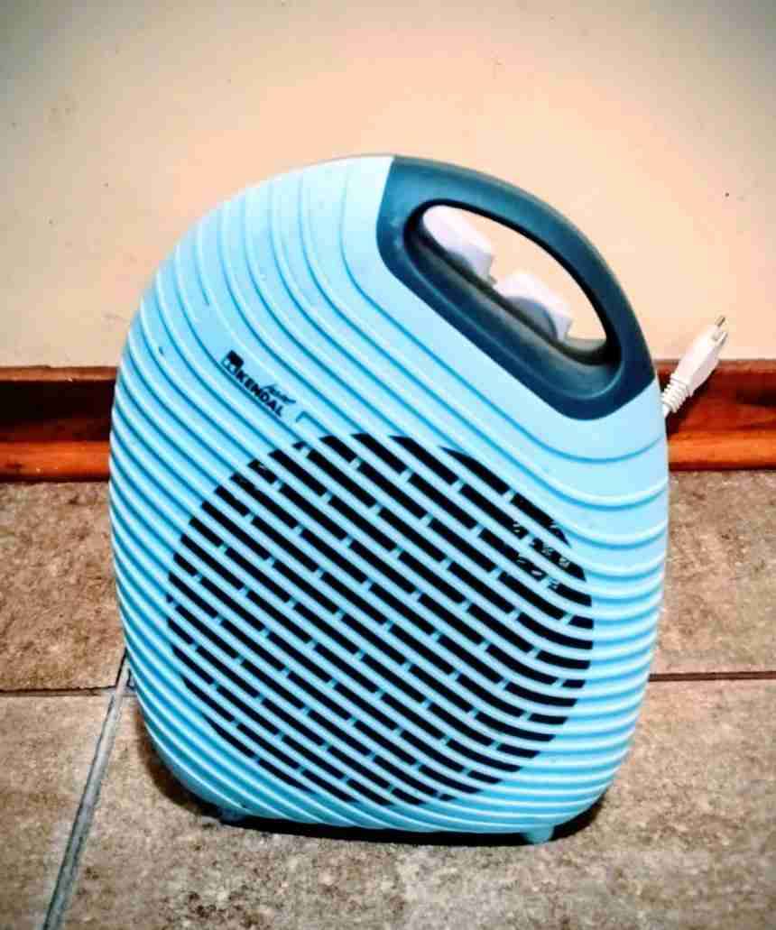 Calefactor eléctrico portátil azul