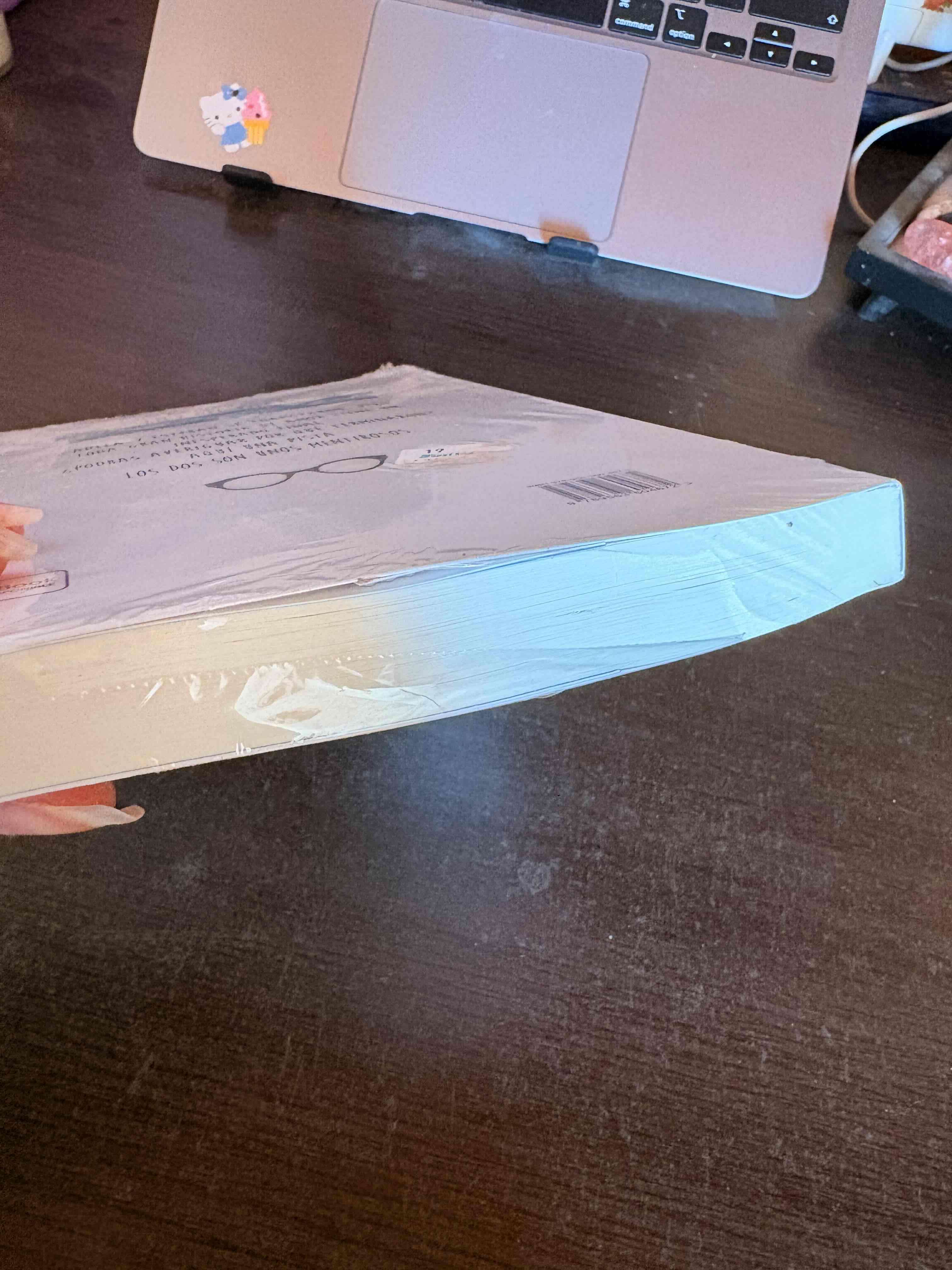 Libro “Prohibido Salir Con Adela 2” - miniatura 3