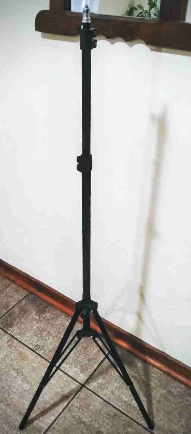 Trípode ajustable de estudio