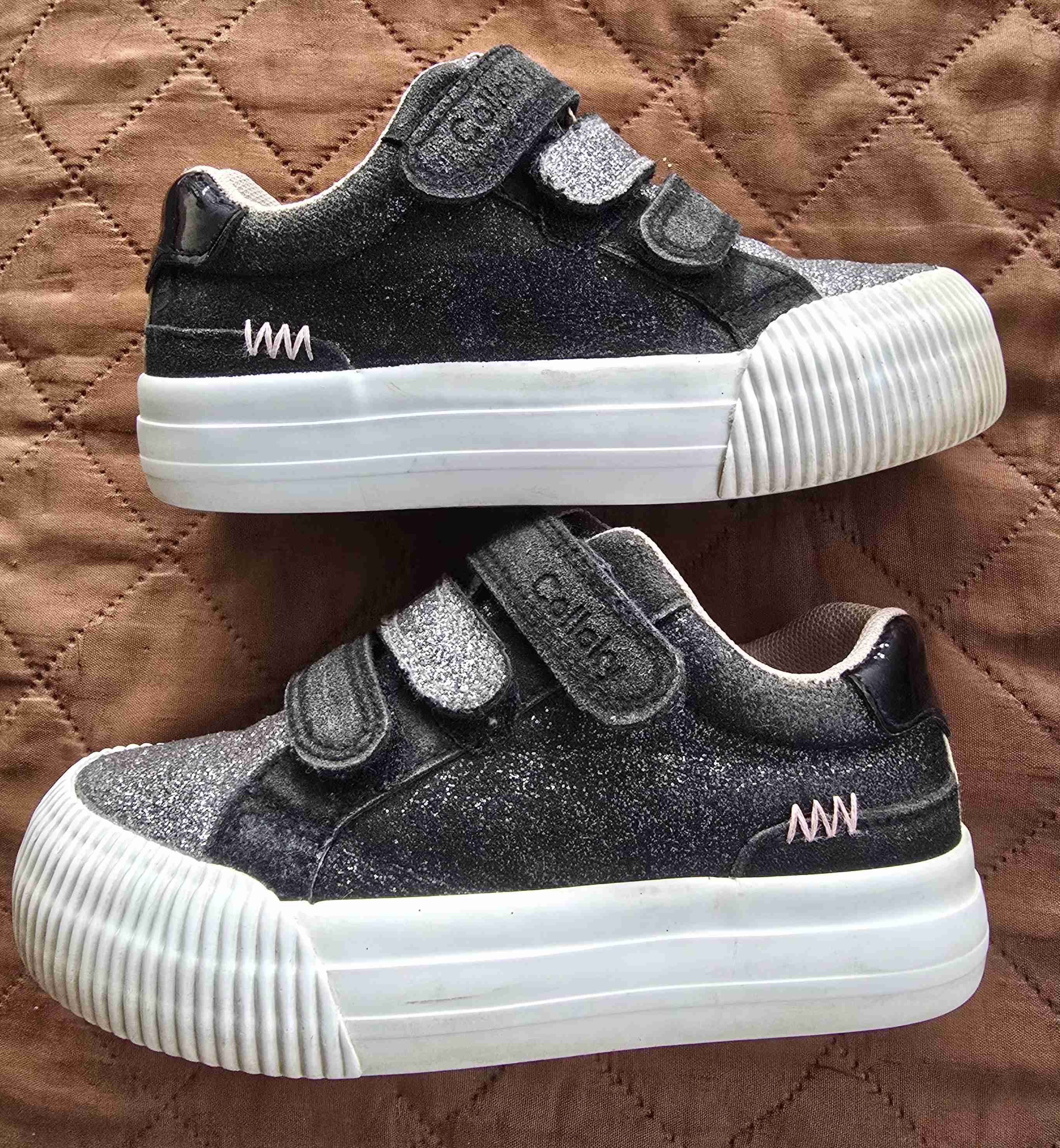 Zapatillas brillantes con velcro