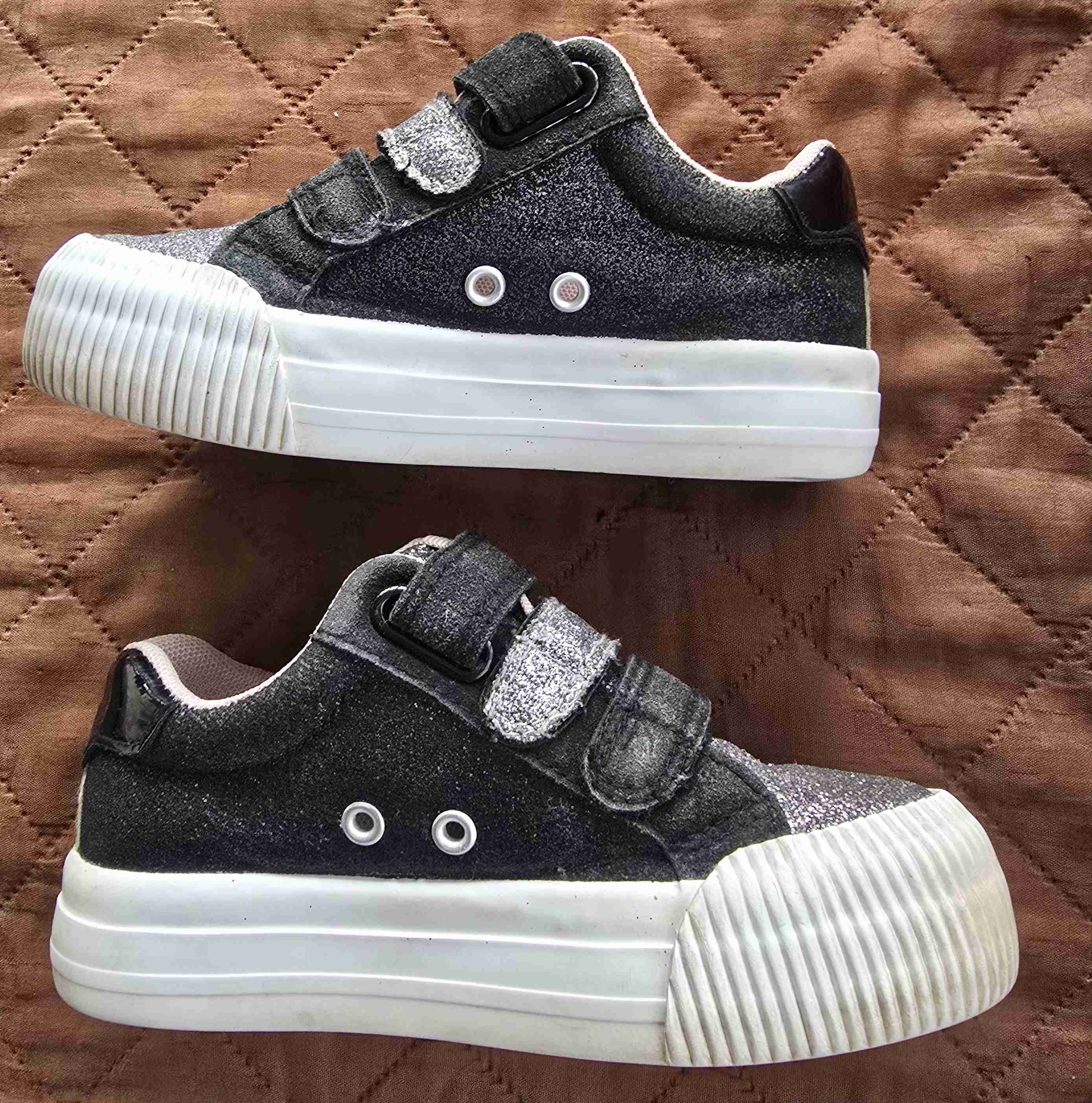 Zapatillas brillantes con velcro - miniatura 2