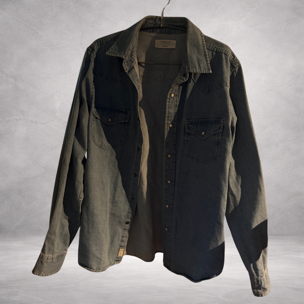 Camisa de mezclilla gris oscuro