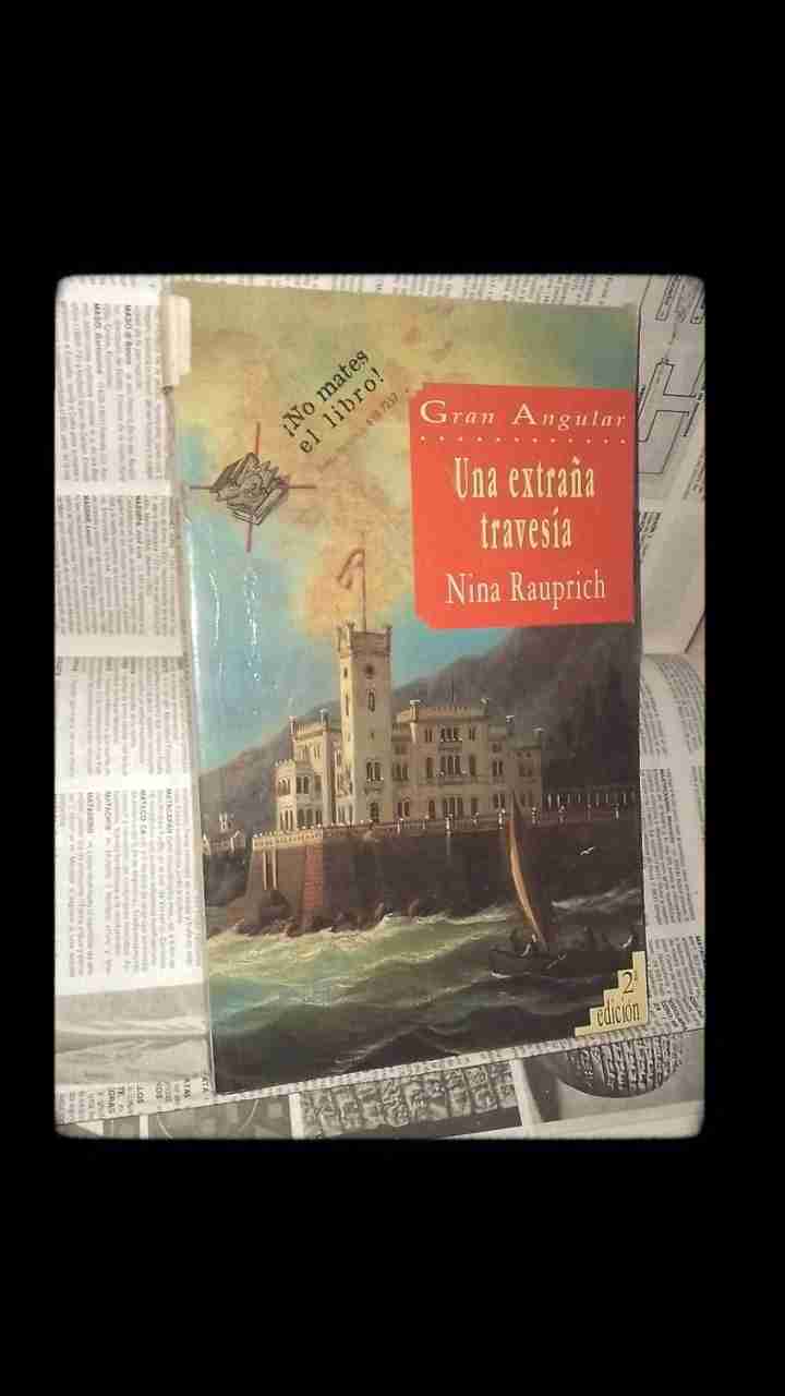 Libro 'Una extraña travesía'