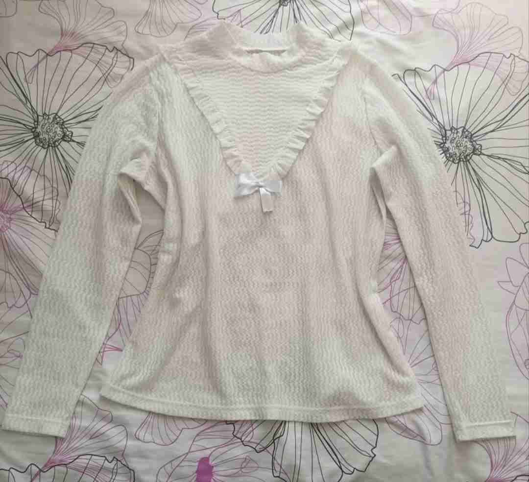 Polera manga larga blanca con lazo