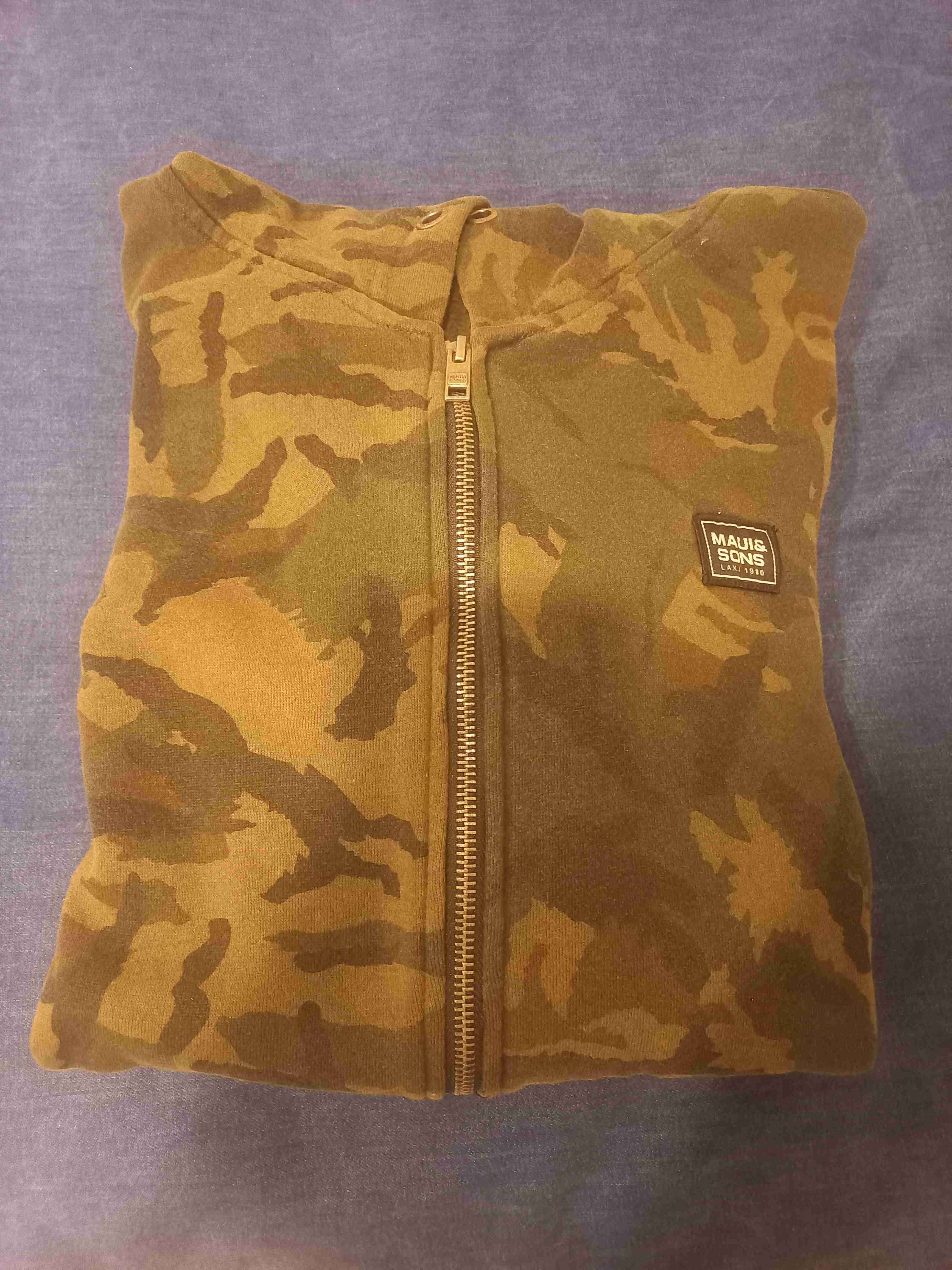 Polerón camuflado Maui & Sons