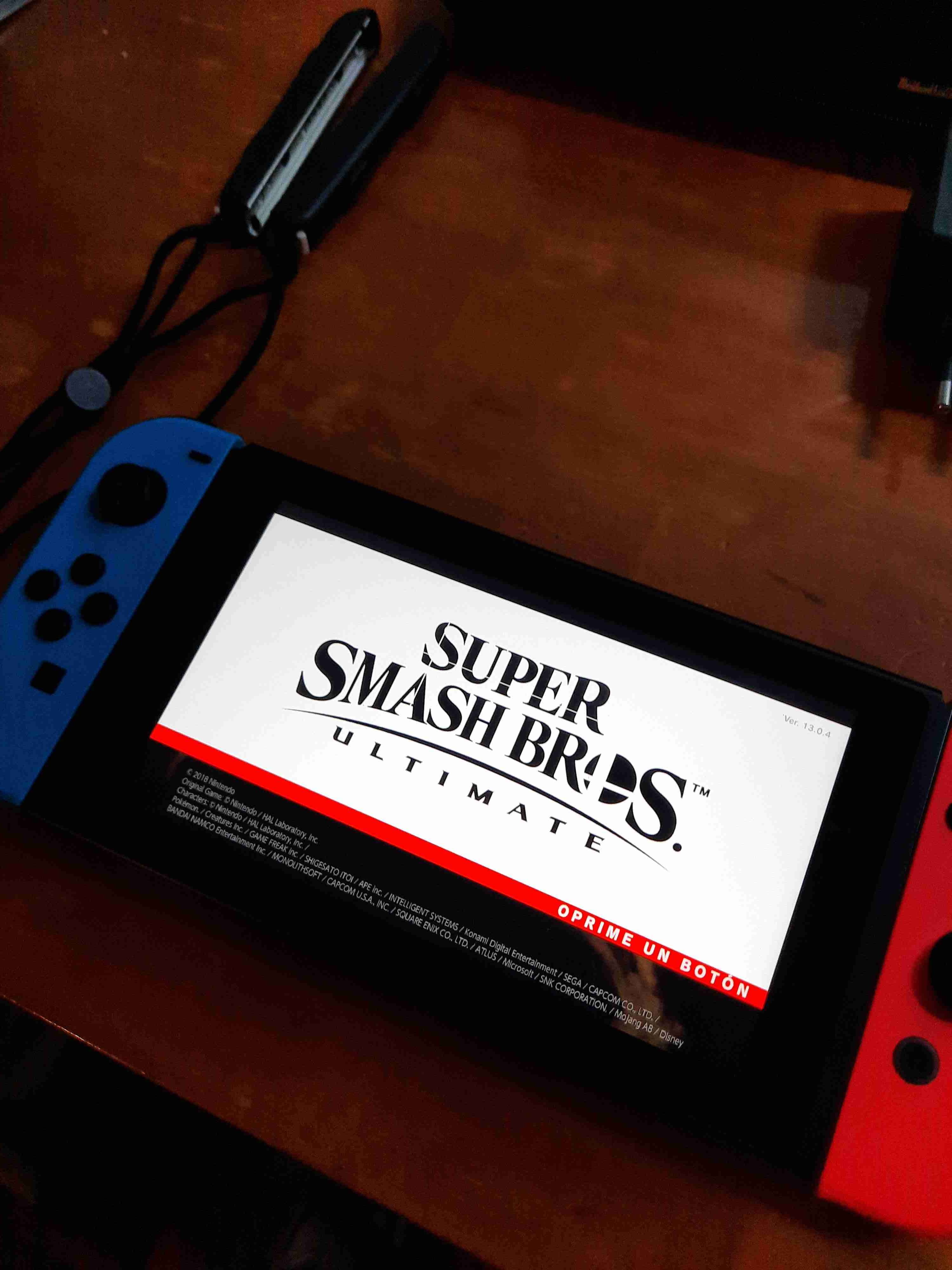 Nintendo Switch con accesorios - miniatura 2