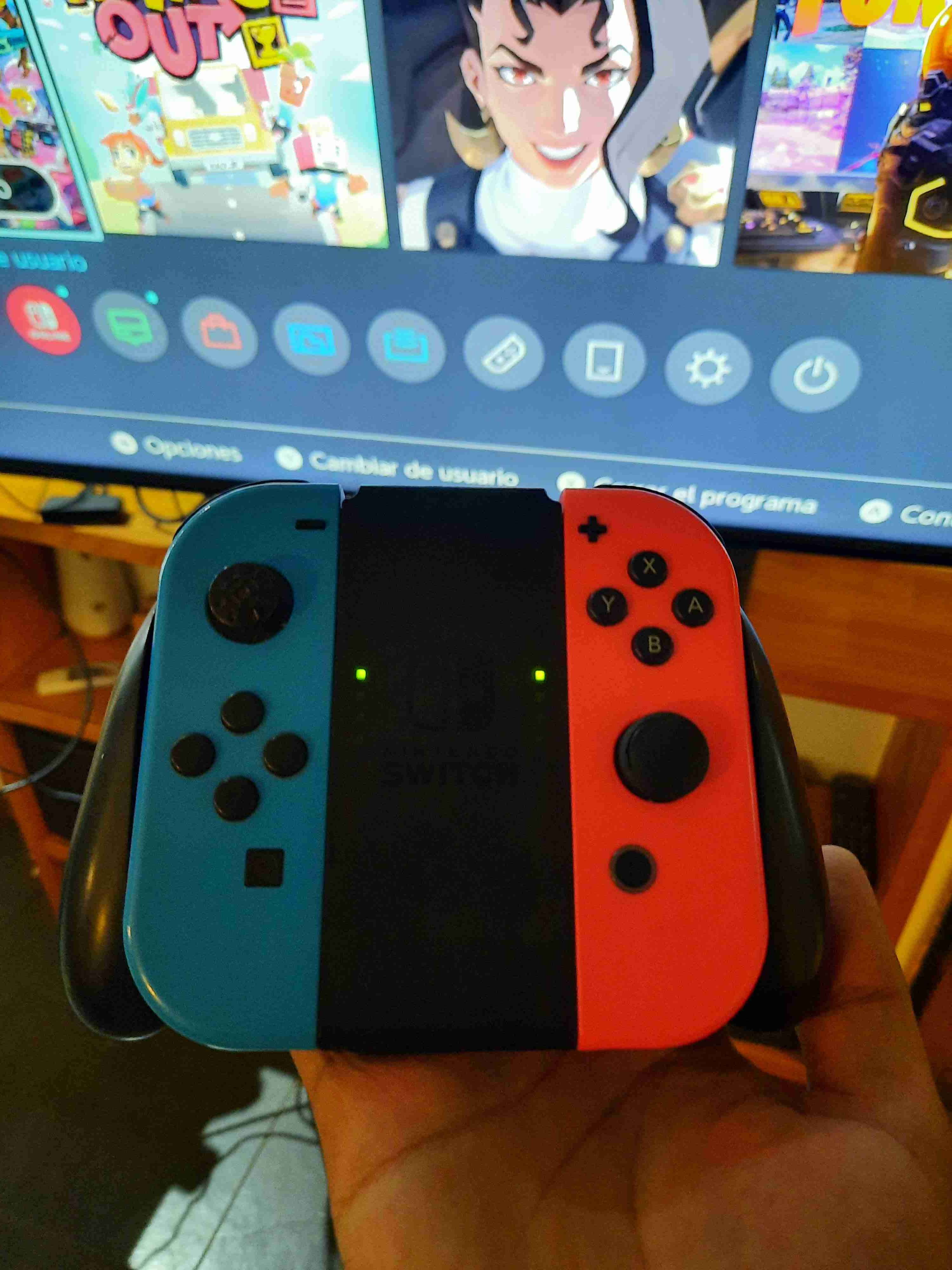 Nintendo Switch con accesorios - miniatura 4