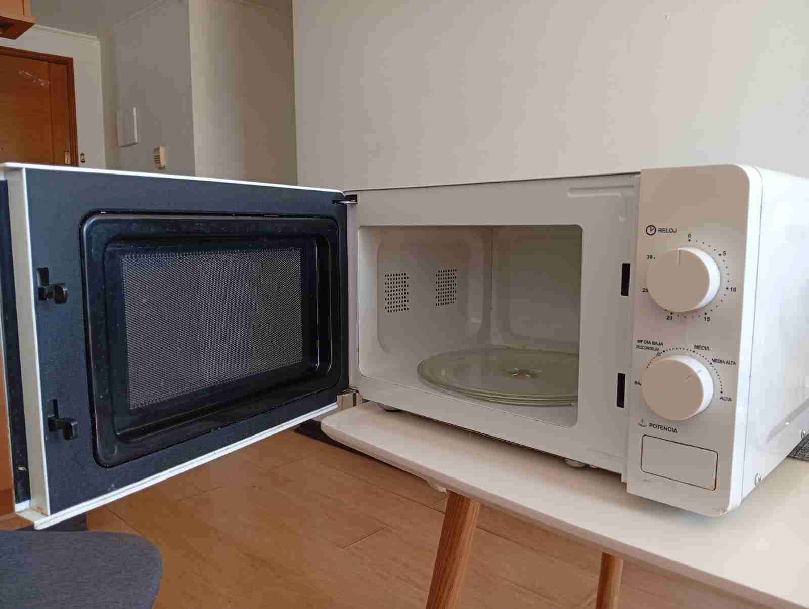 Freidora de aire y microondas - miniatura 2