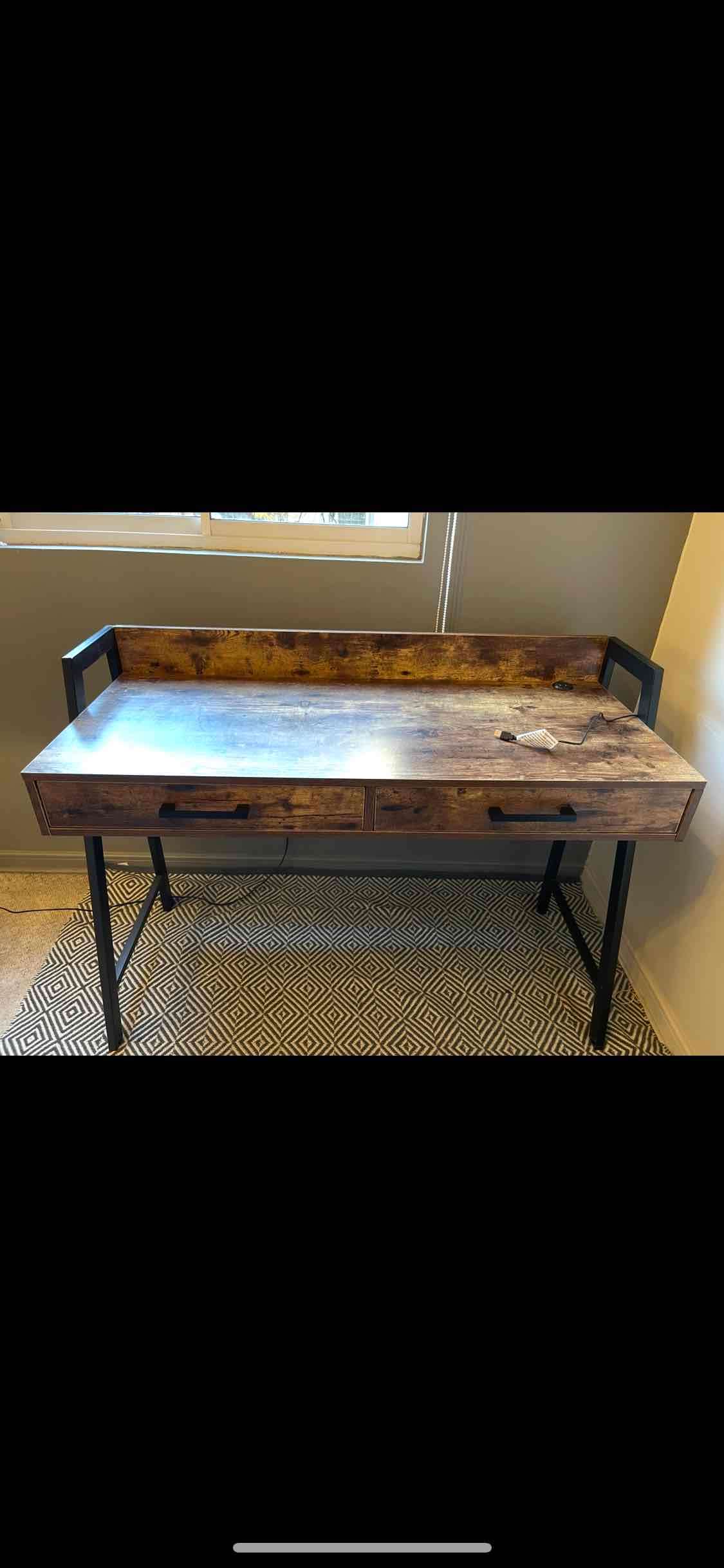 Escritorio de madera rocky en perfecto estado - miniatura 2