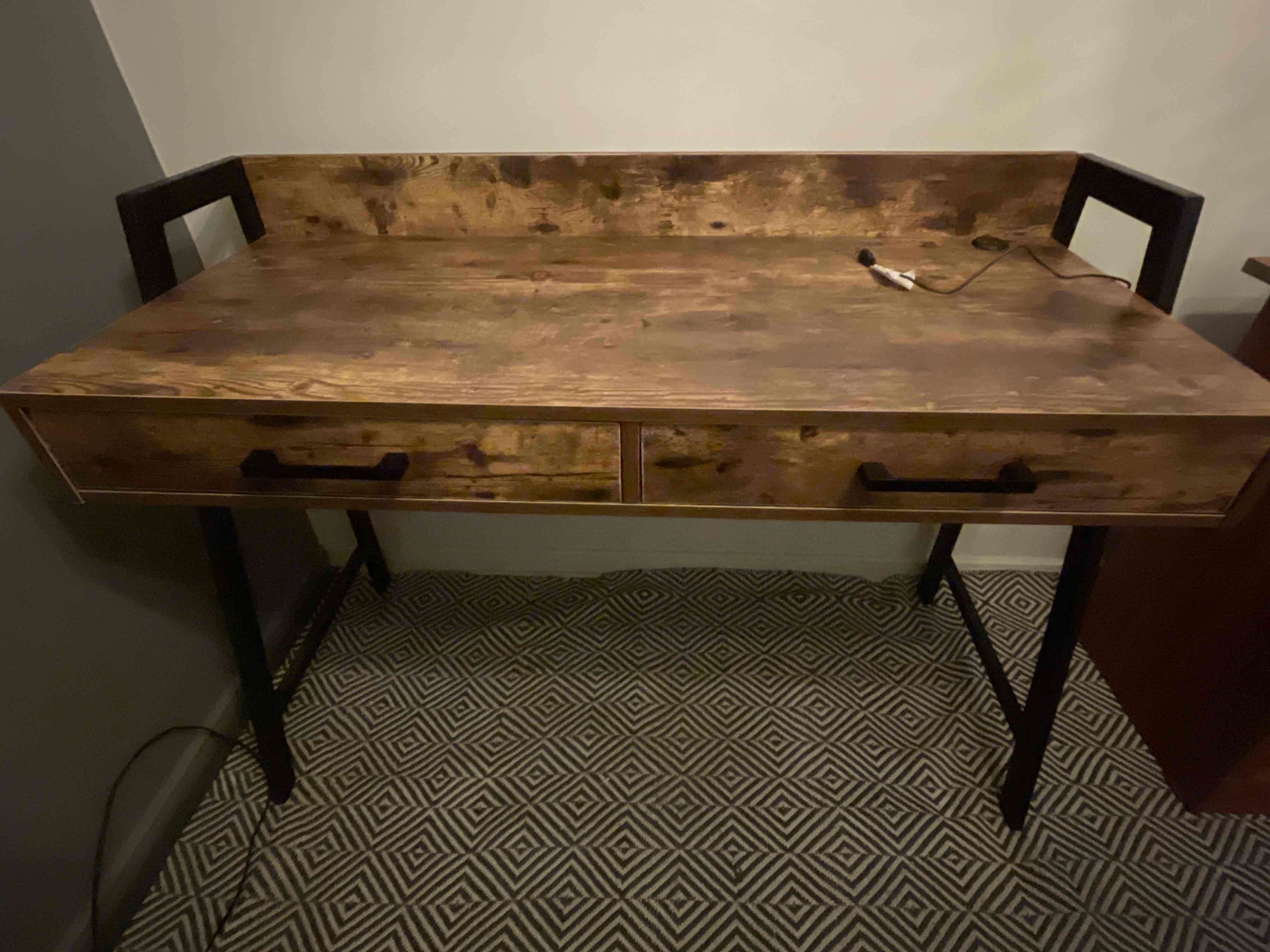 Escritorio de madera rocky en perfecto estado - miniatura 4