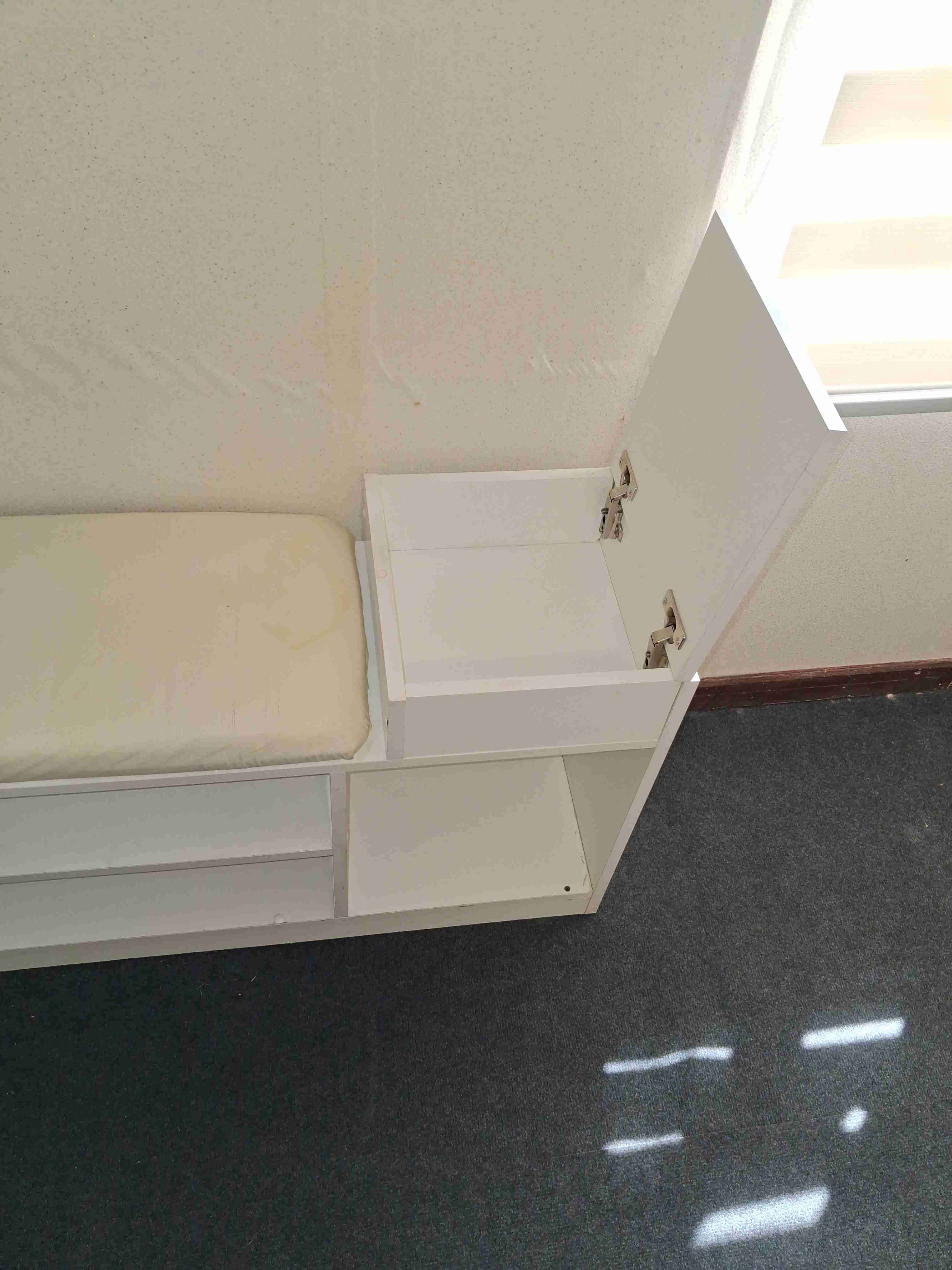 Banco organizador blanco con cojín - miniatura 2