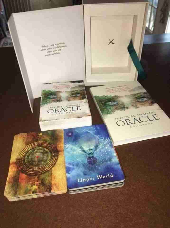 Barajas de cartas de oráculo mystical shaman
