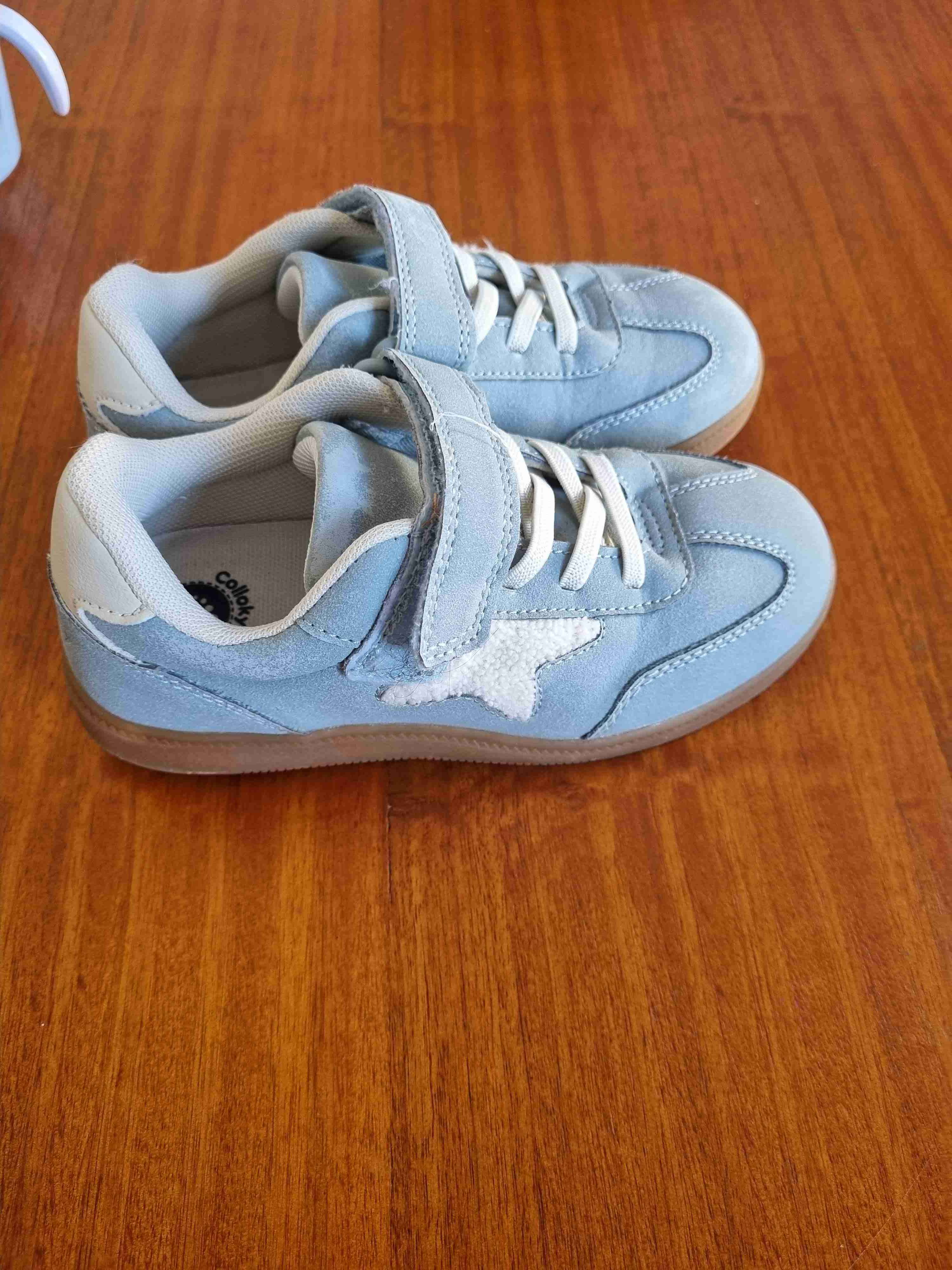 Zapatos deportivos celestes para niños