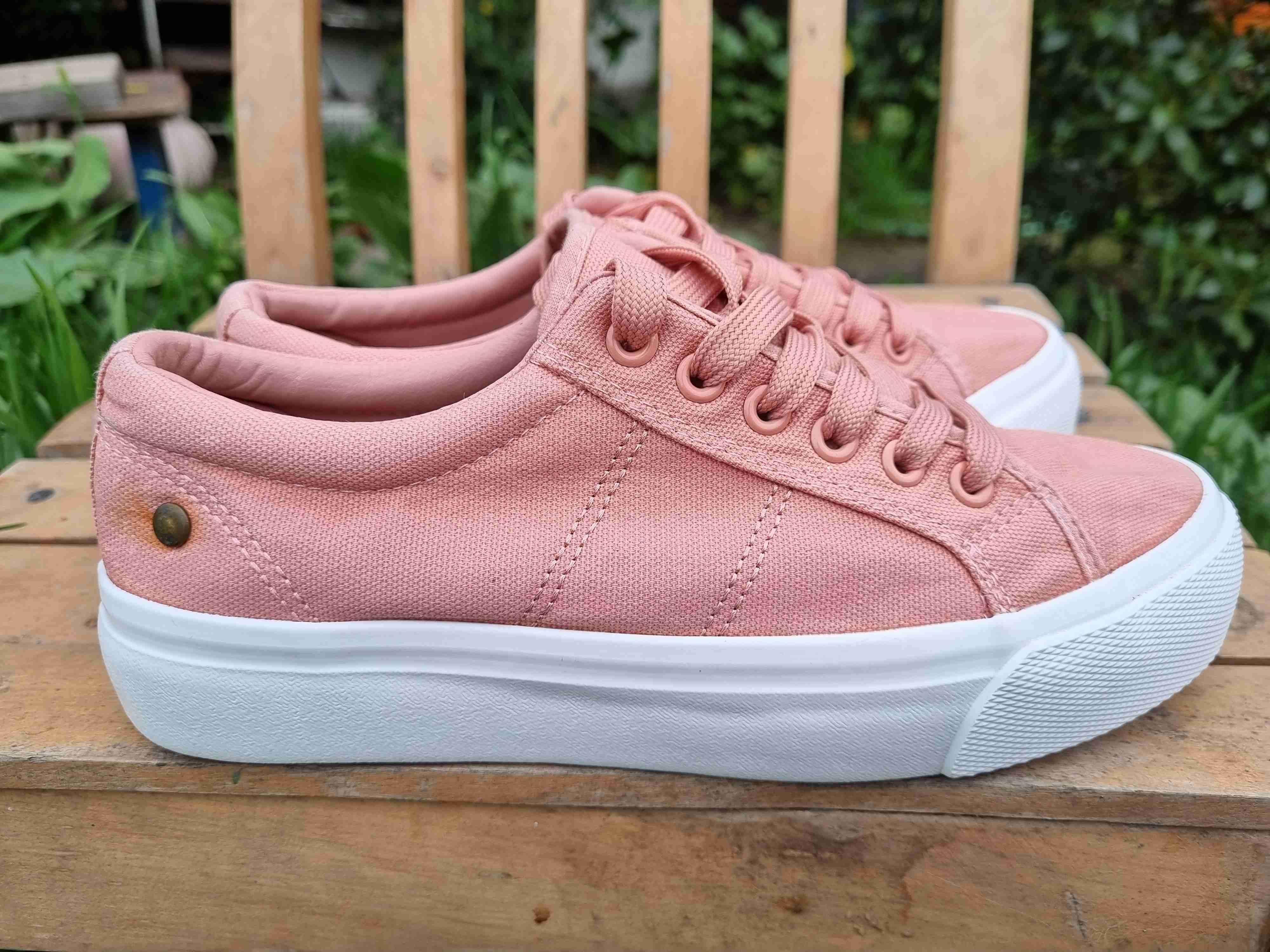 Zapatillas rosadas casuales - miniatura 2