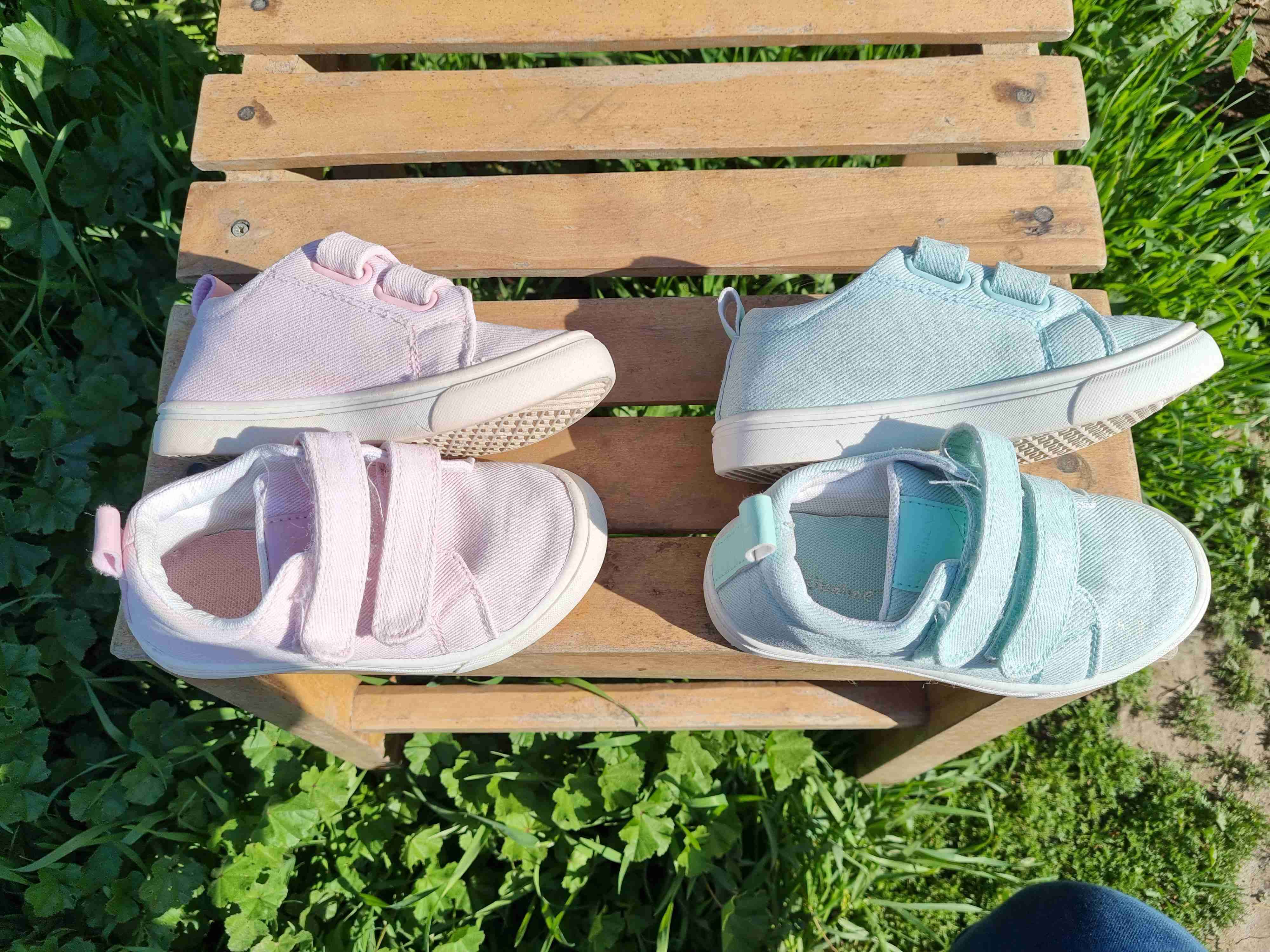 Zapatilla de niña rosados y celestes - miniatura 3