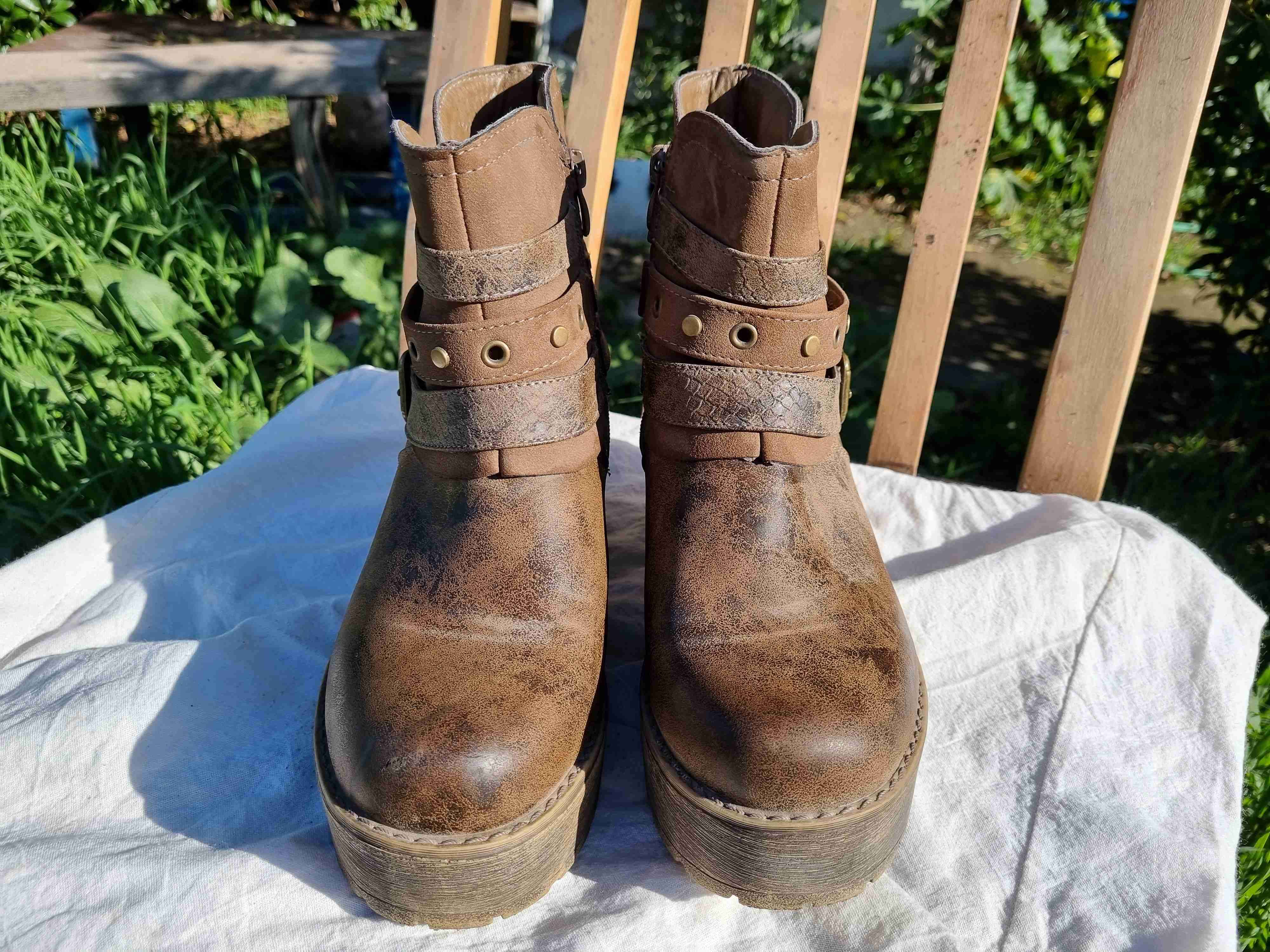 Botines café con hebillas - miniatura 2