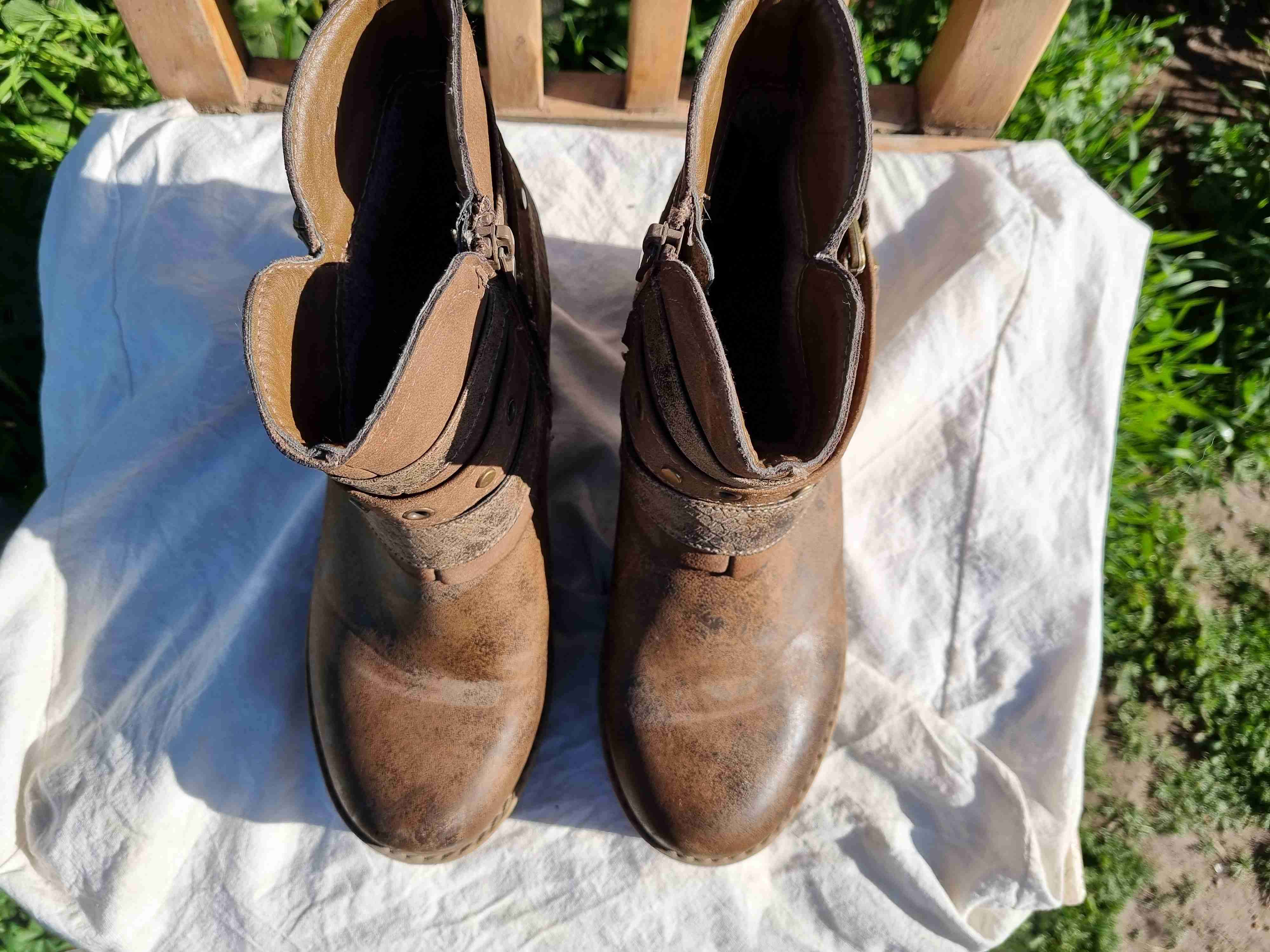 Botines café con hebillas - miniatura 4