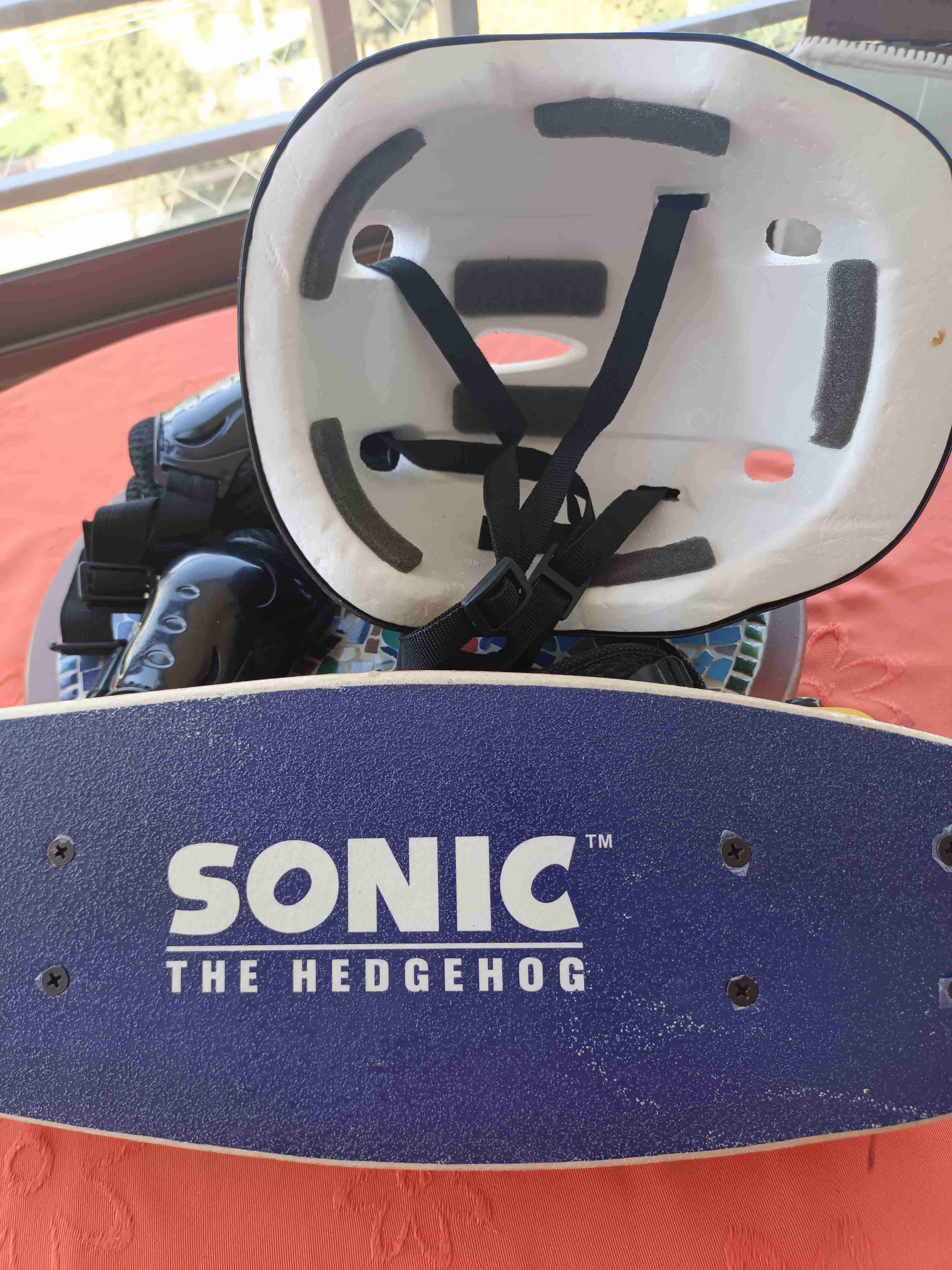 Skate de Sonic con casco - miniatura 2