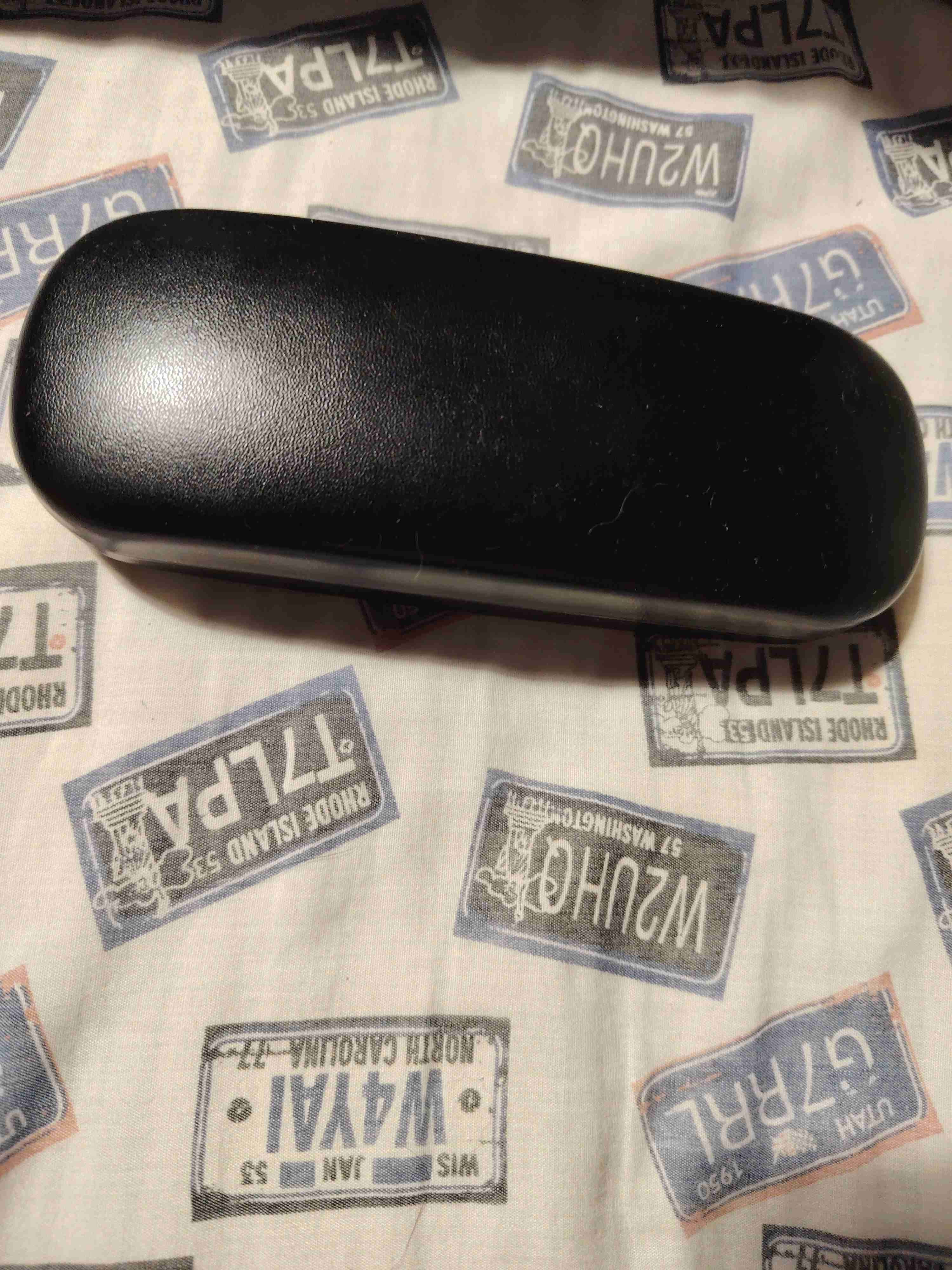 Estuche  para anteojos + paño para limpieza