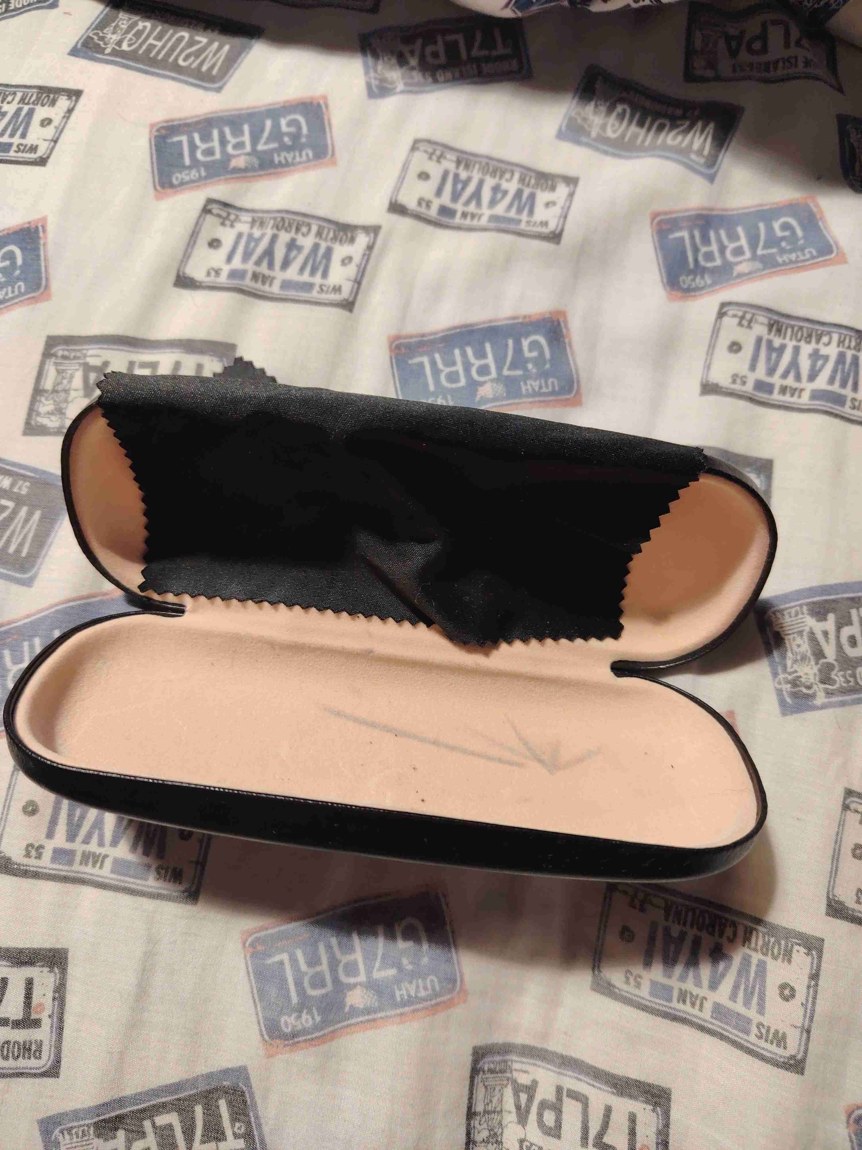 Estuche  para anteojos + paño para limpieza - miniatura 3