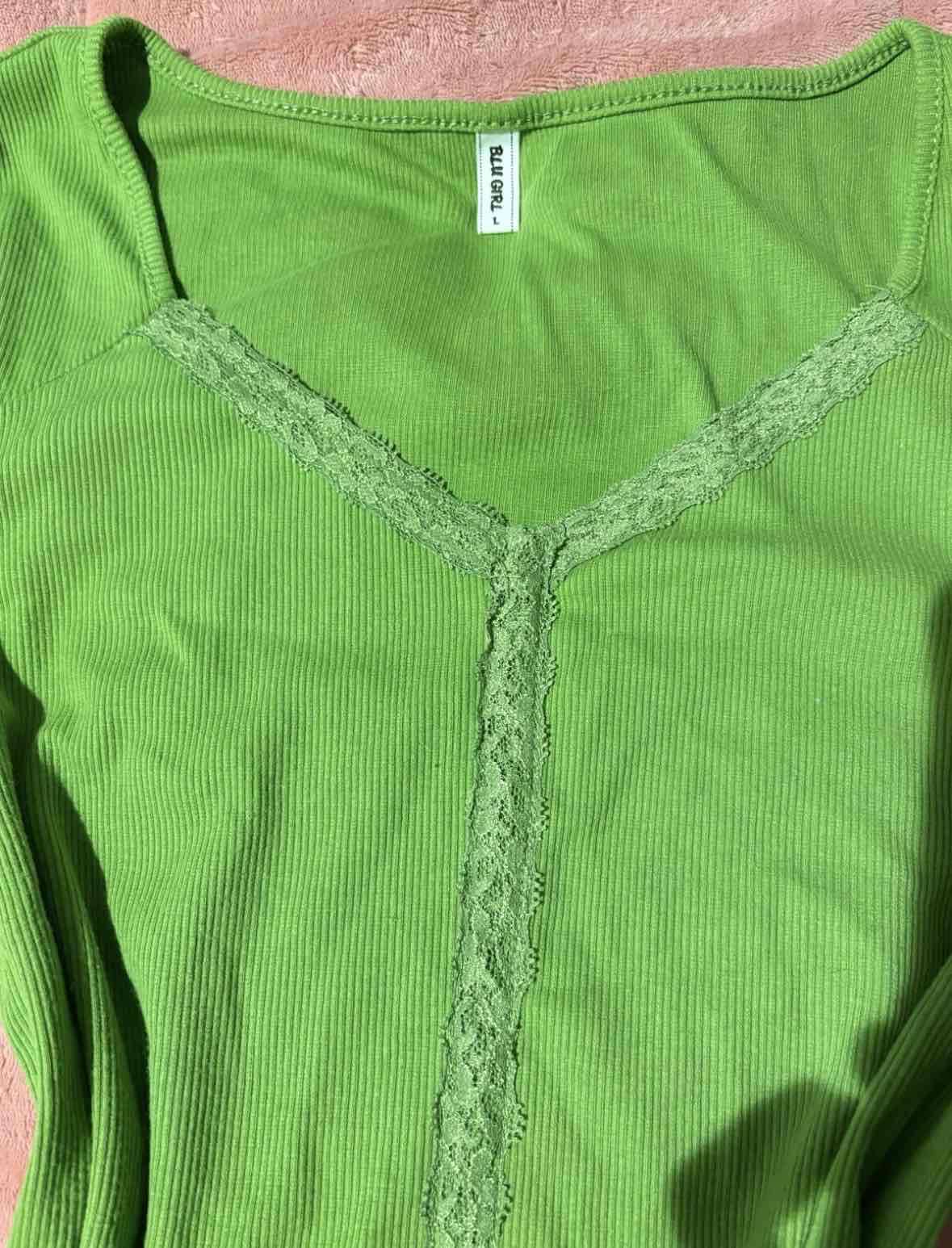 Polera verde con encaje - miniatura 4